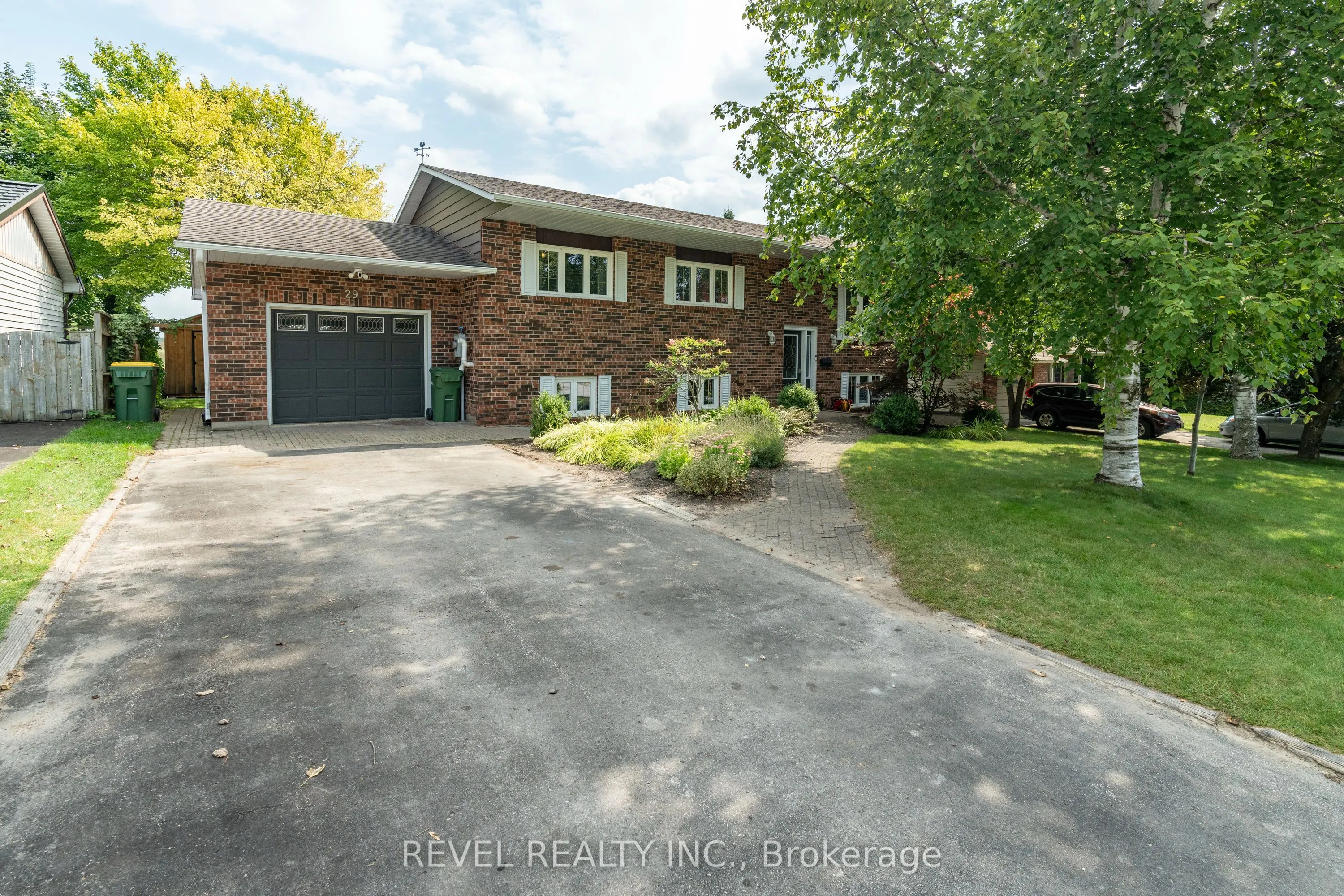 29 Armstrong Crescent
