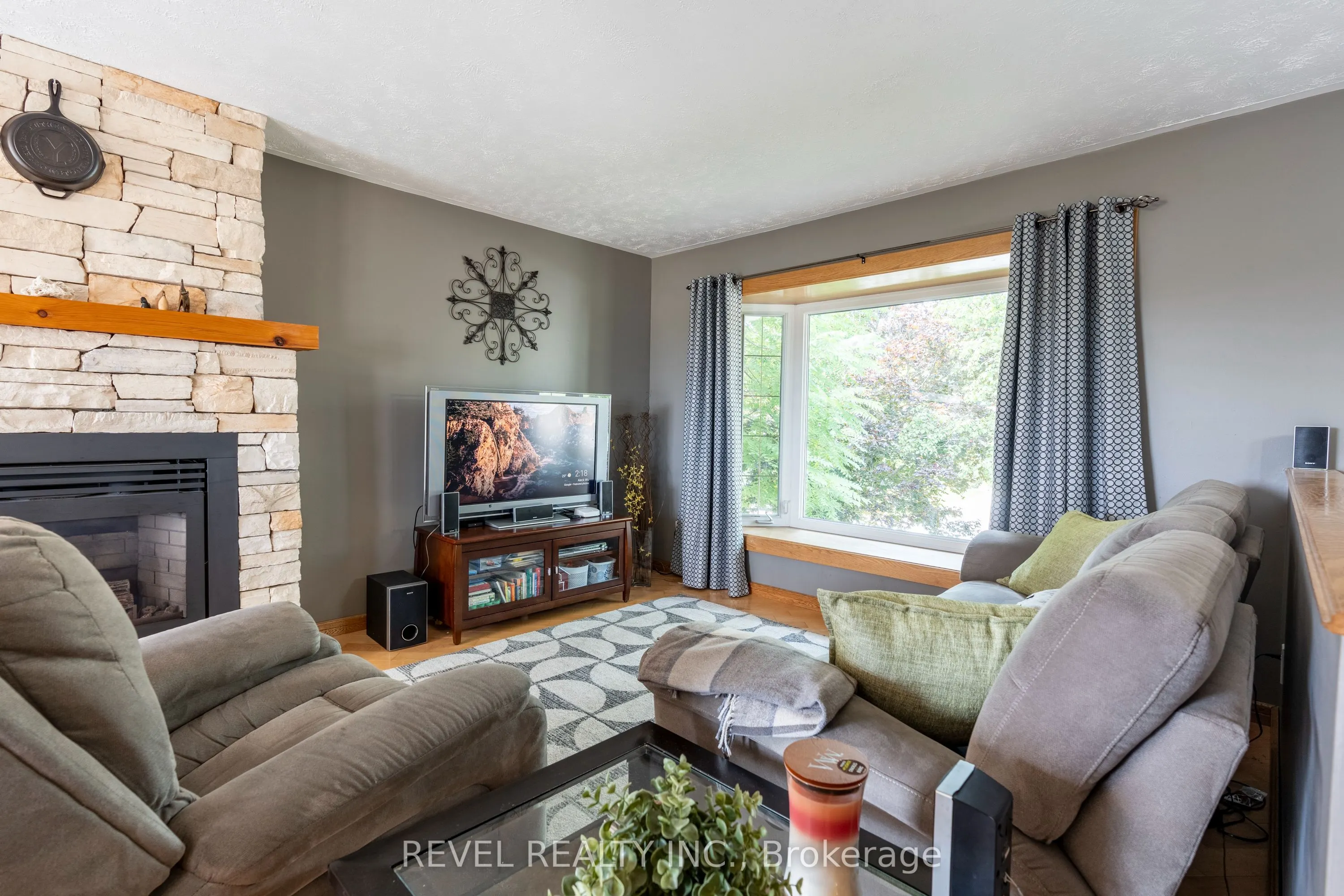 29 Armstrong Crescent