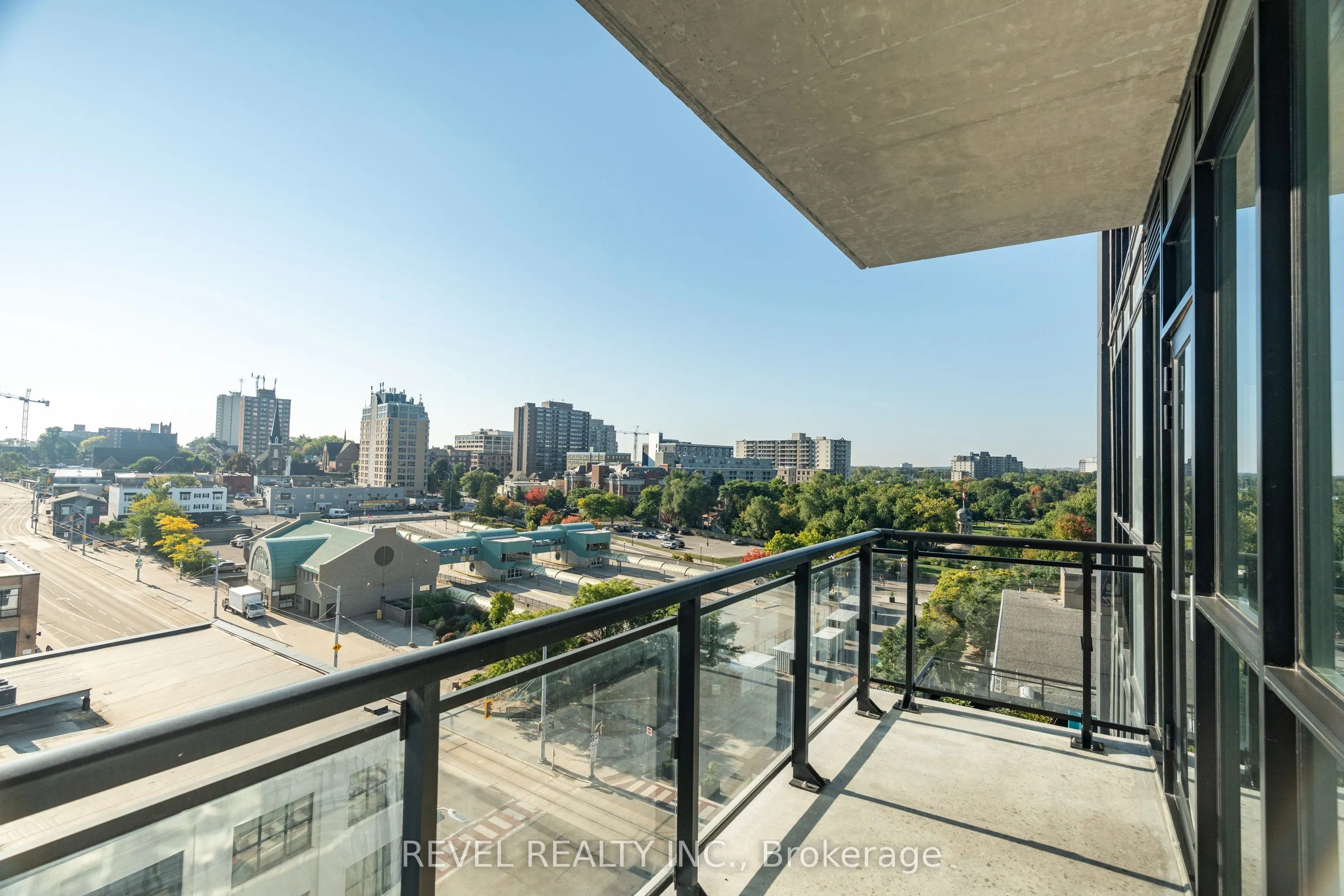 60 Charles Street W, #5