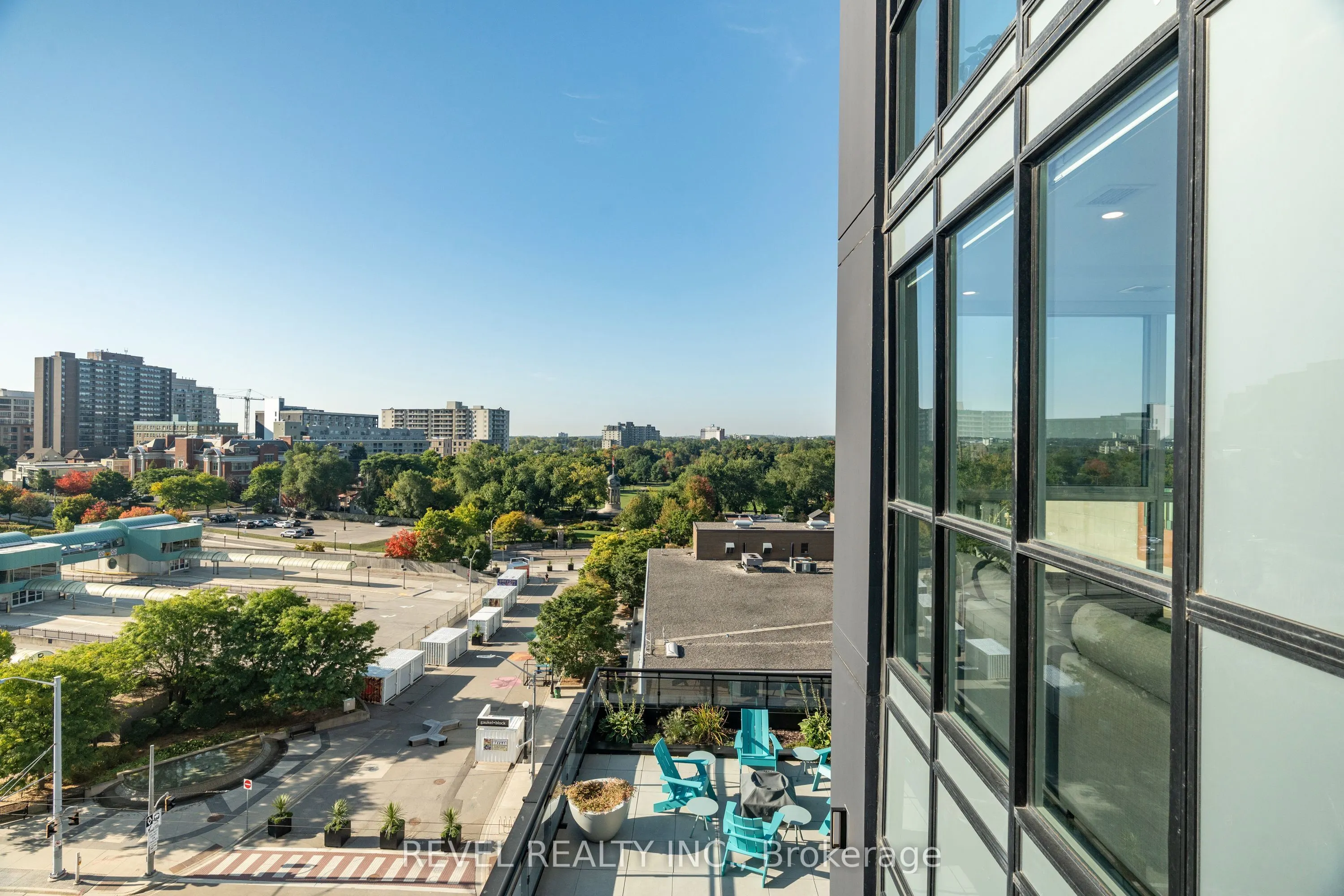 60 Charles Street W, #5