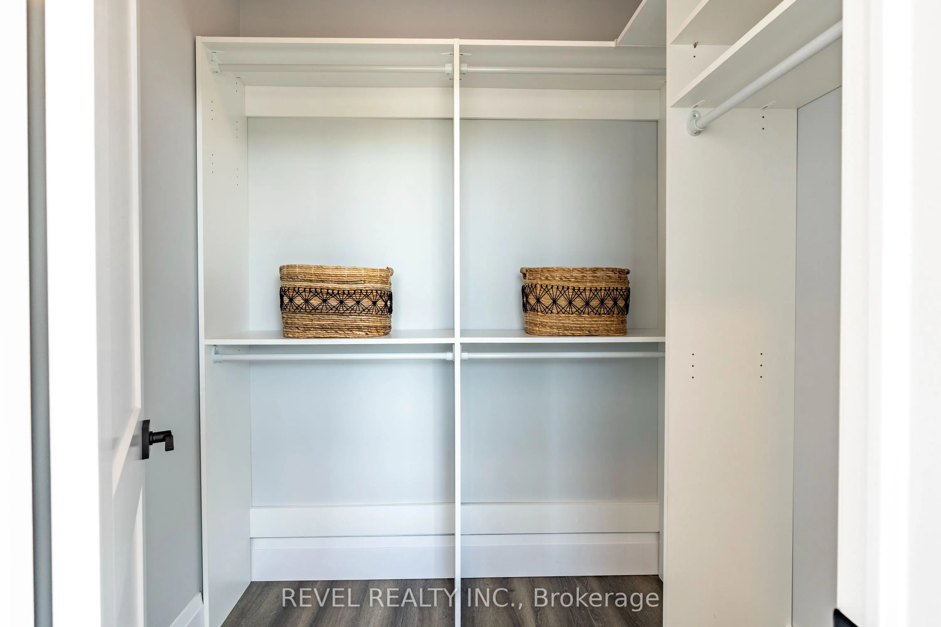 60 Charles Street W, #5