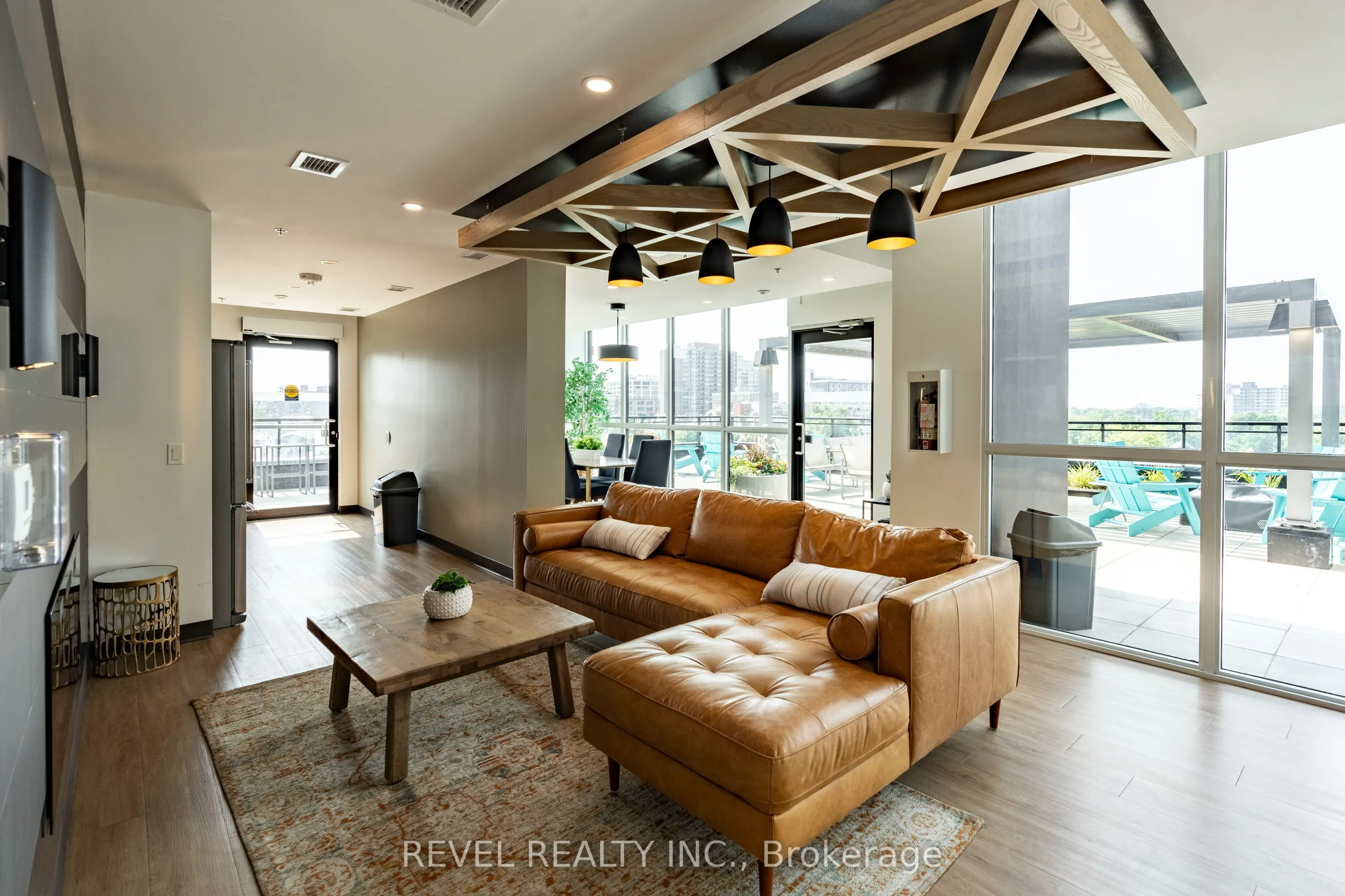 60 Charles Street W, #5