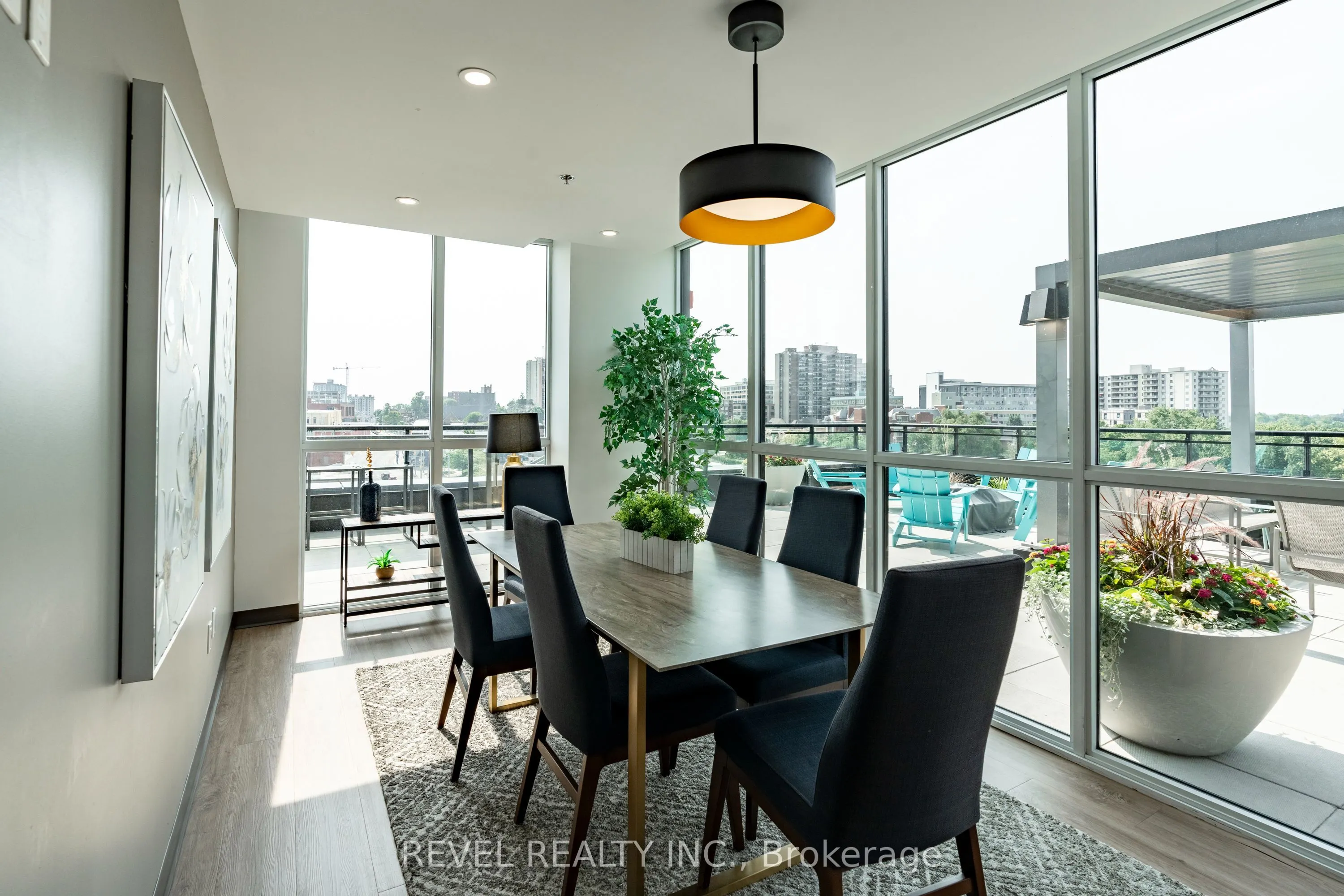 60 Charles Street W, #5