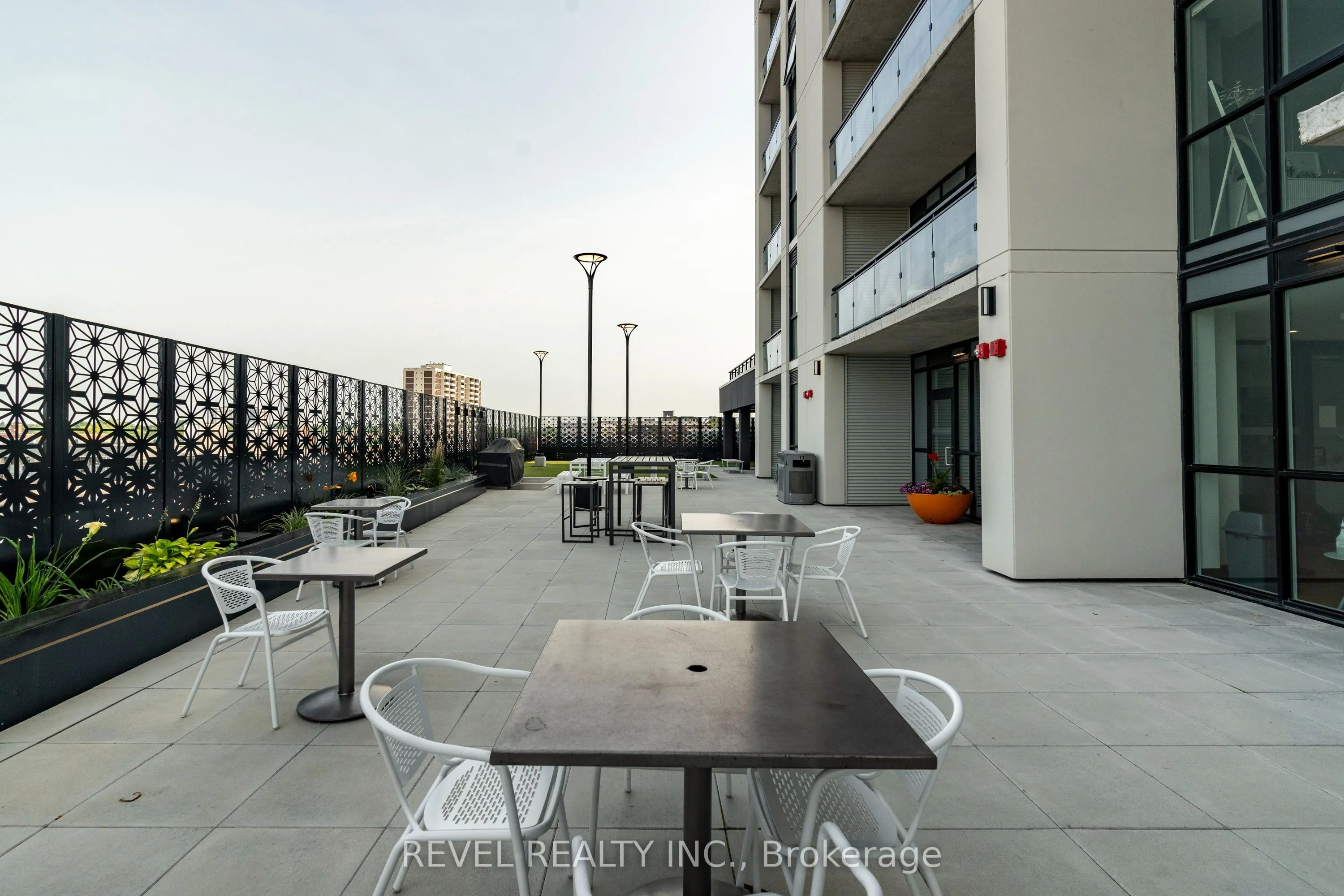 60 Charles Street W, #5