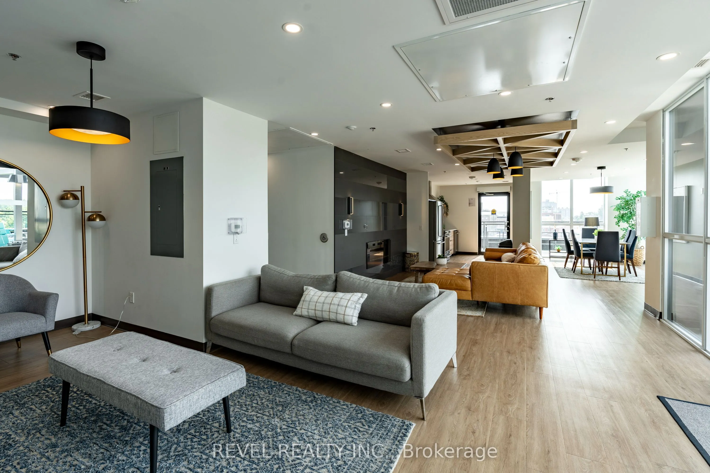60 Charles Street W, #5