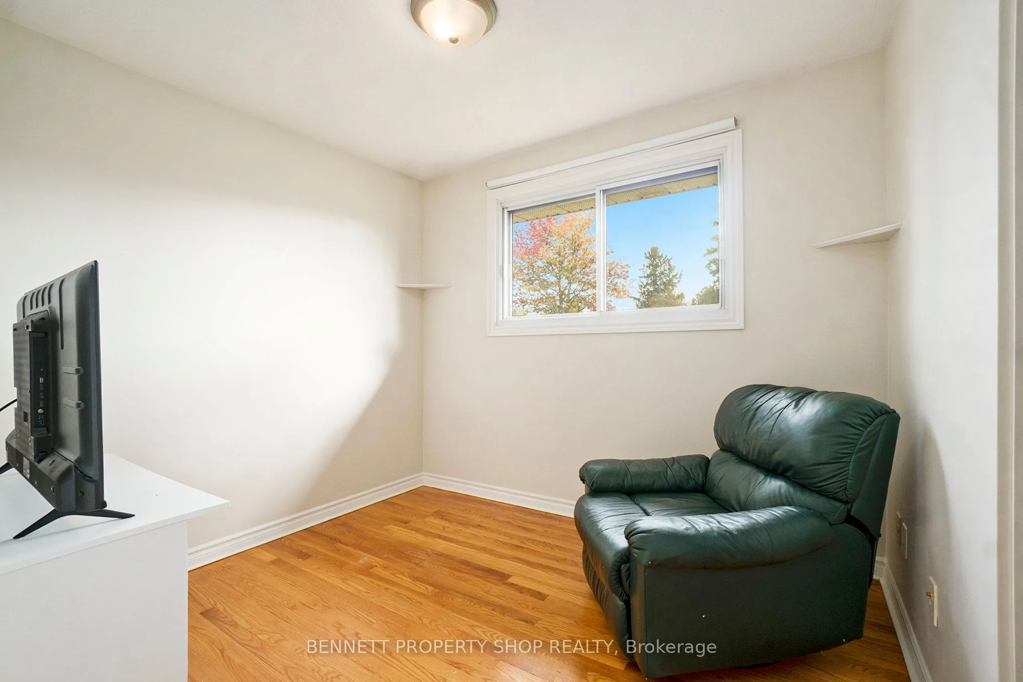 17 Glenmanor Drive