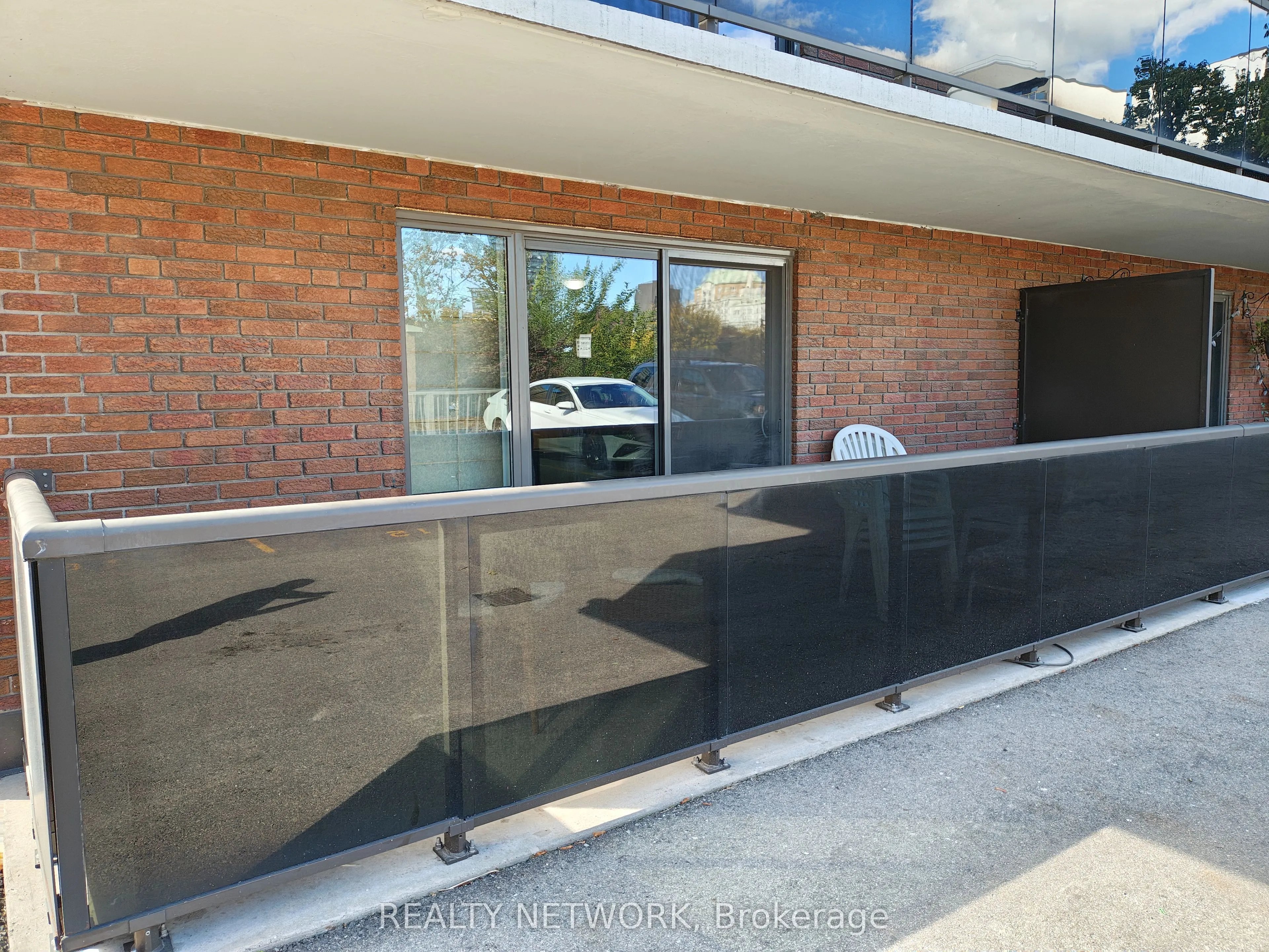 81 Charlton Avenue E, #103