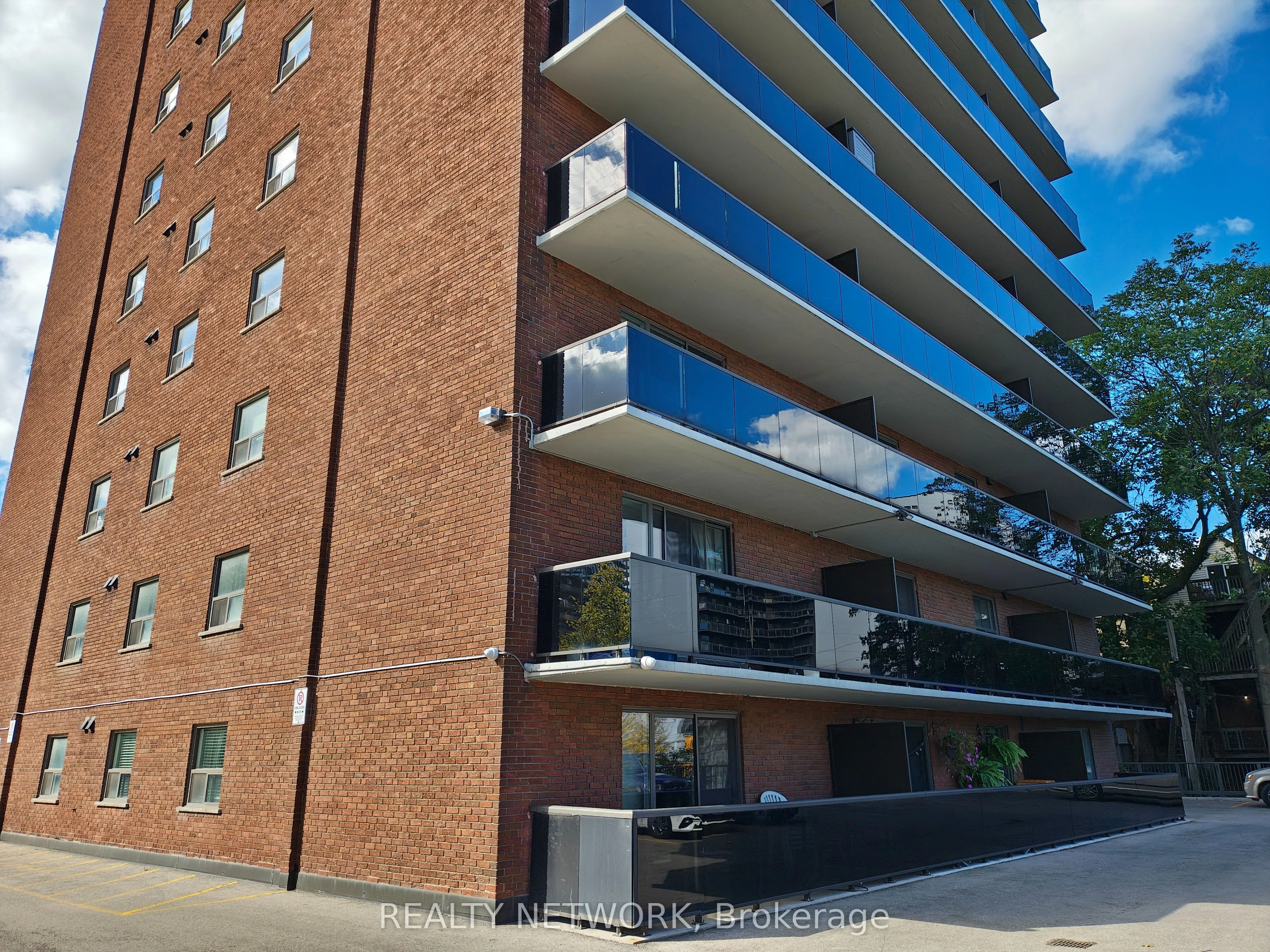 81 Charlton Avenue E, #103