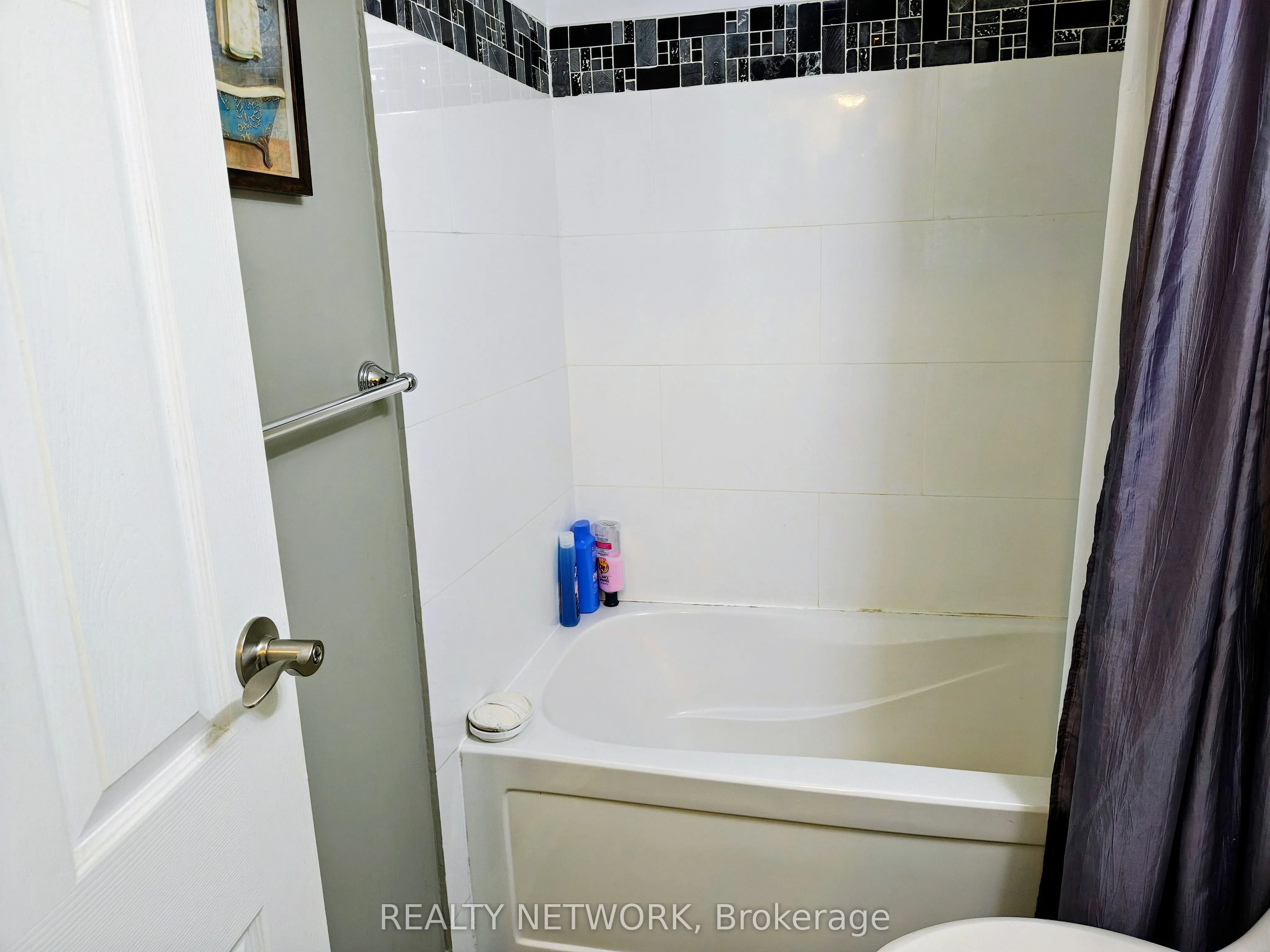 81 Charlton Avenue E, #103
