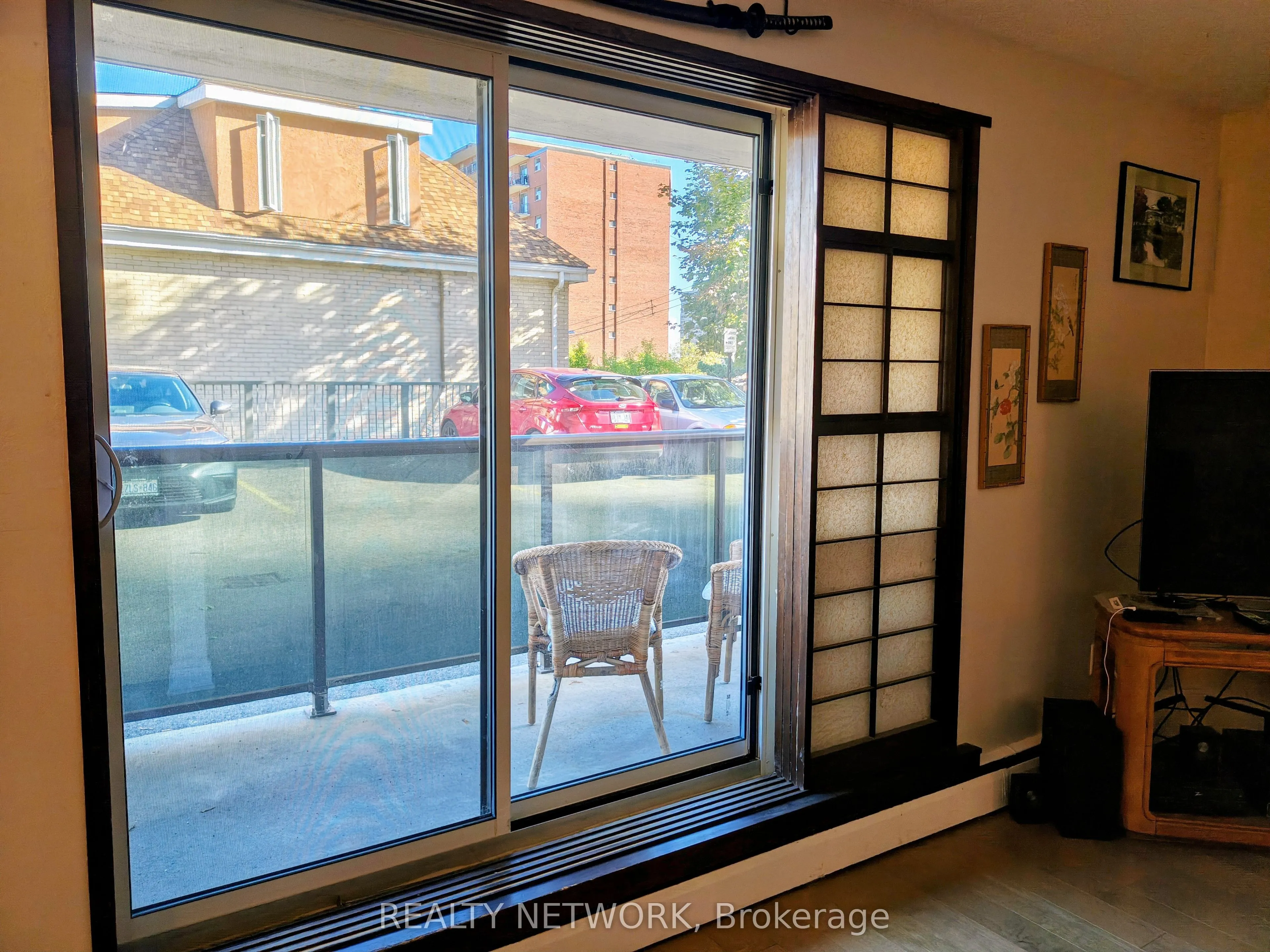81 Charlton Avenue E, #103