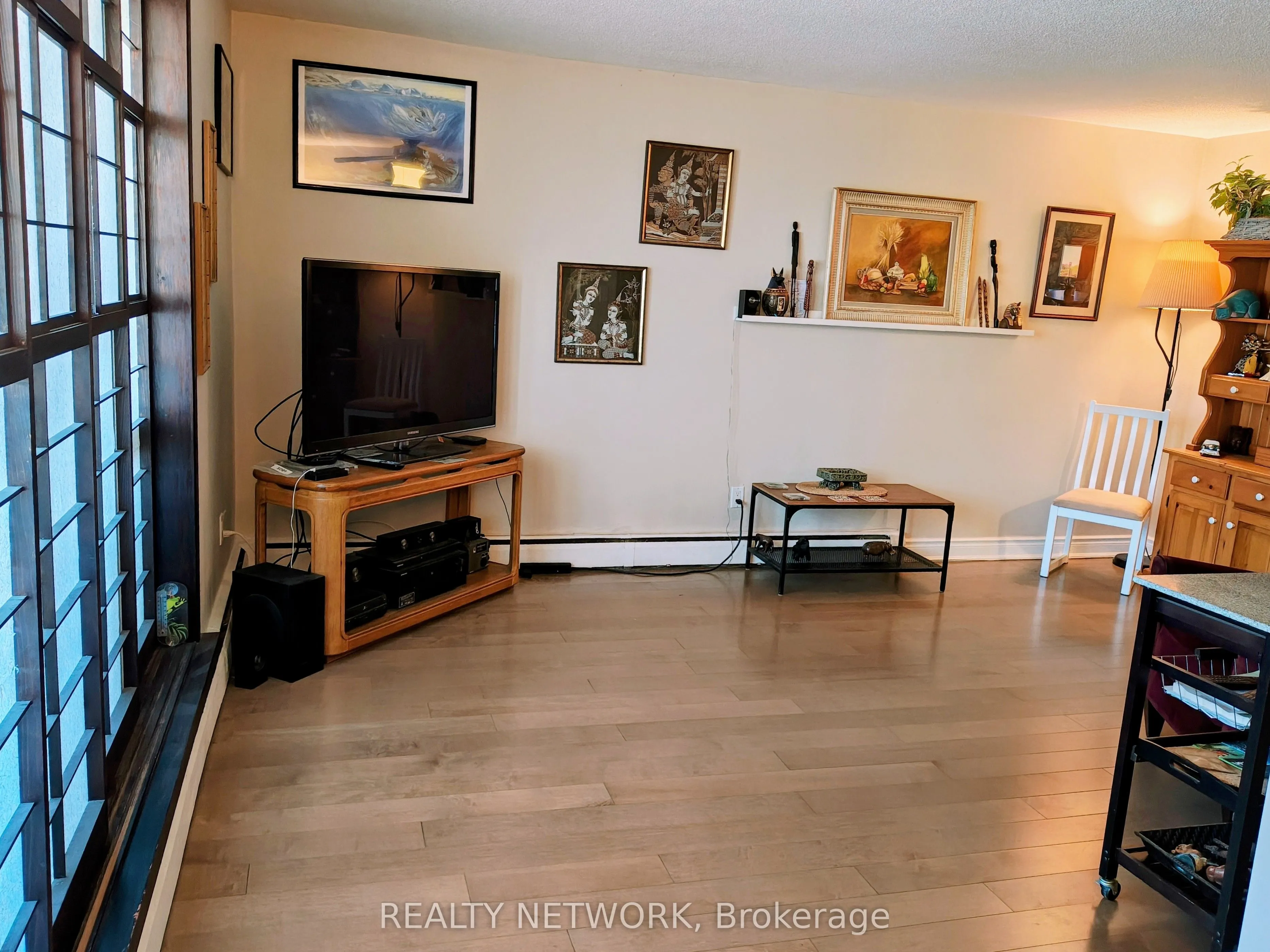 81 Charlton Avenue E, #103