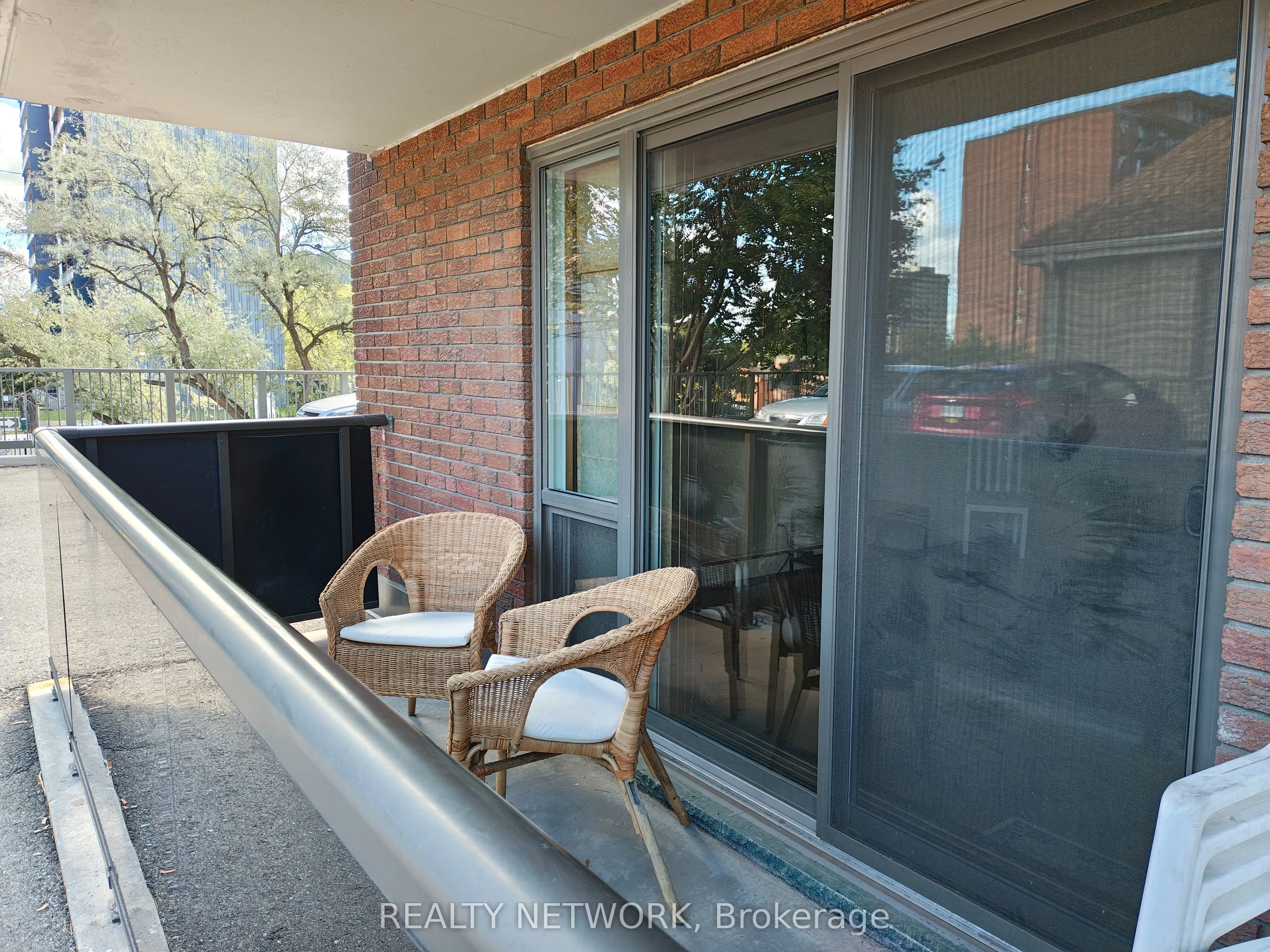 81 Charlton Avenue E, #103