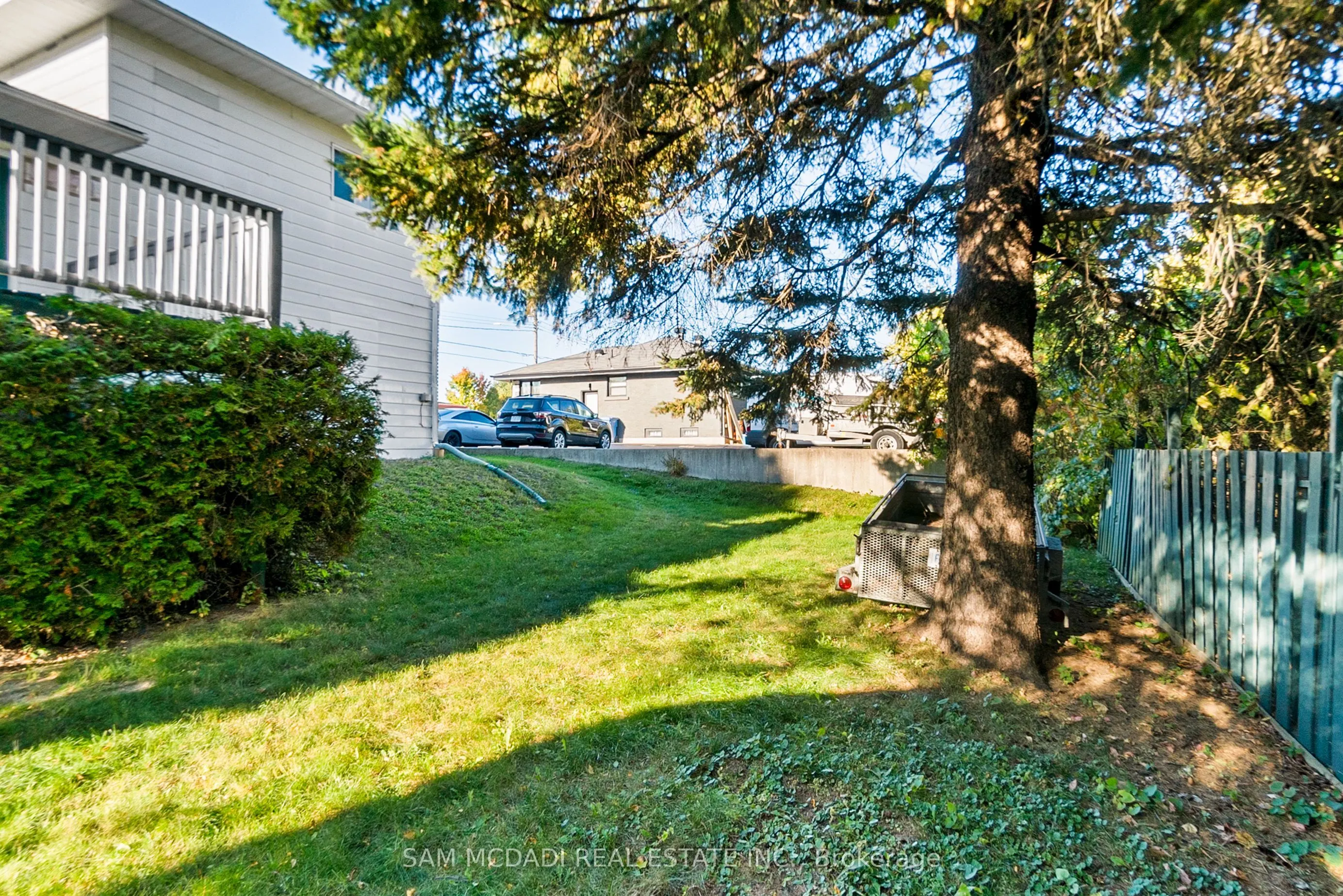 2705 Laurier Street