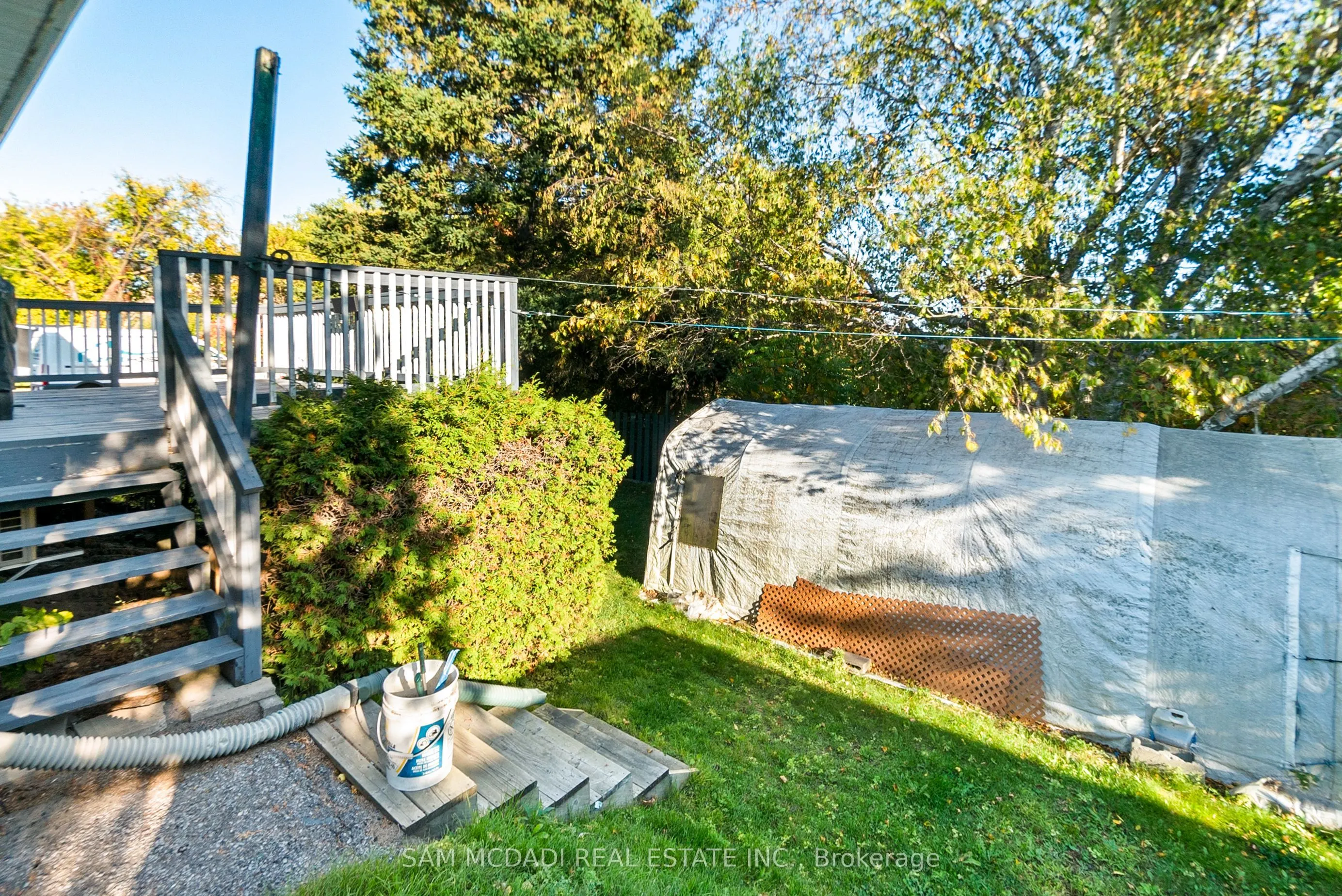 2705 Laurier Street