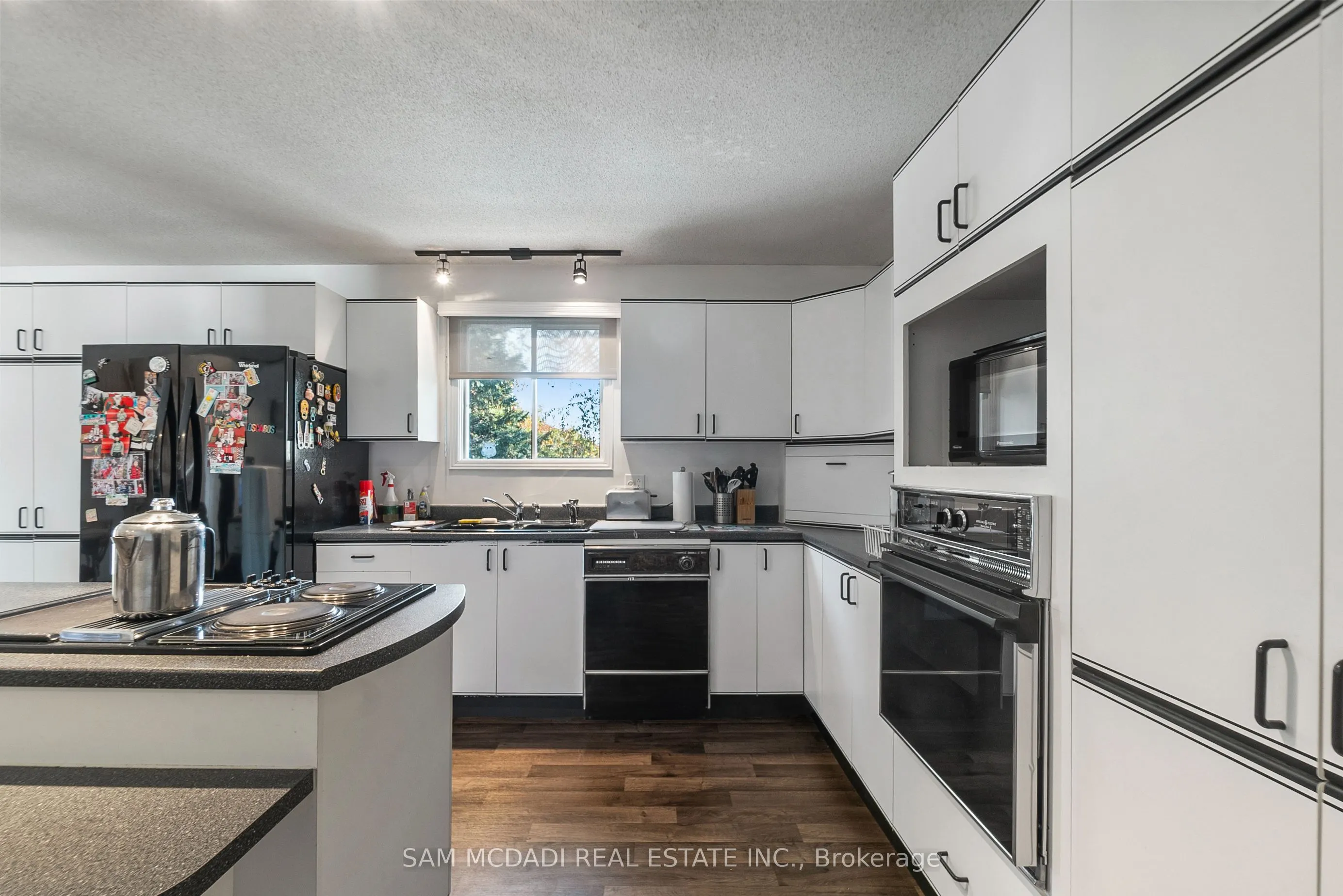 2705 Laurier Street