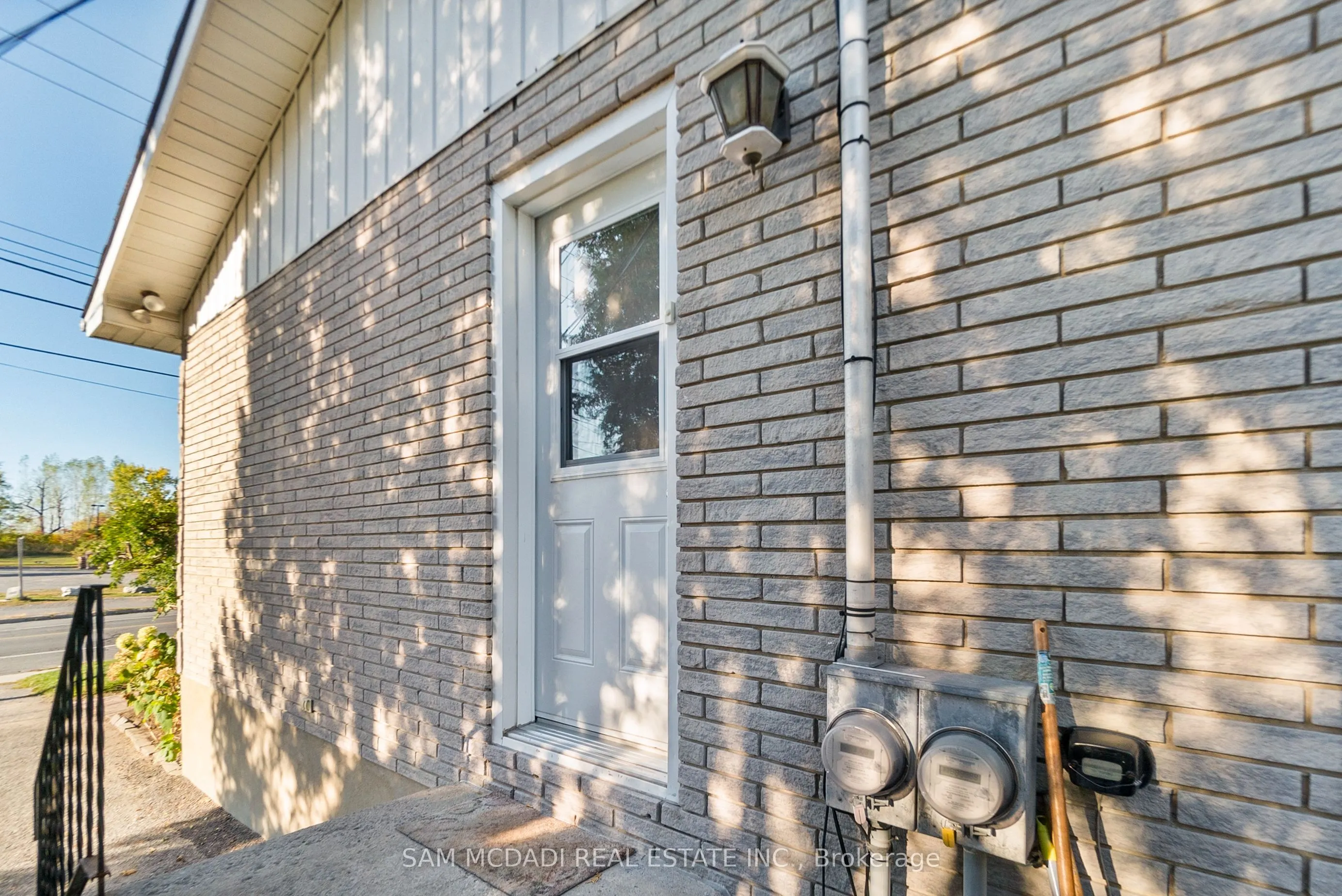 2705 Laurier Street