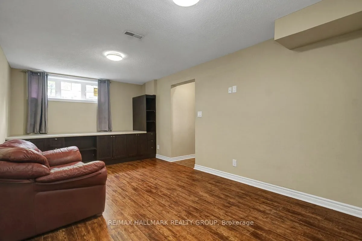 2194 Niagara Drive