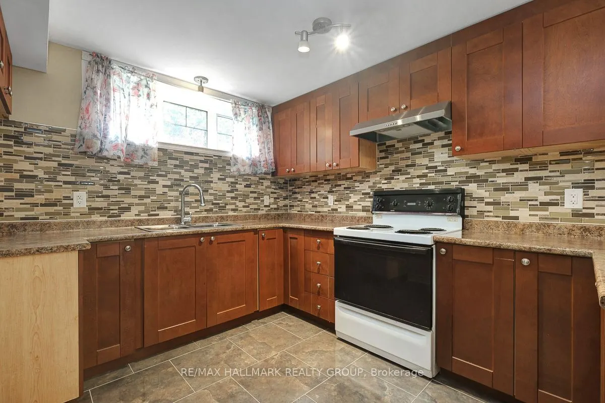 2194 Niagara Drive