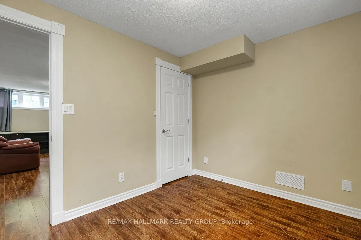 2194 Niagara Drive