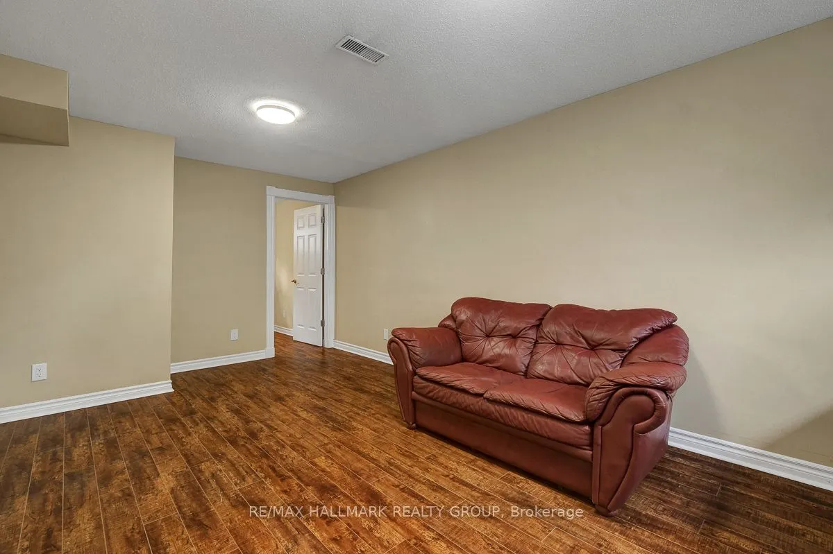 2194 Niagara Drive