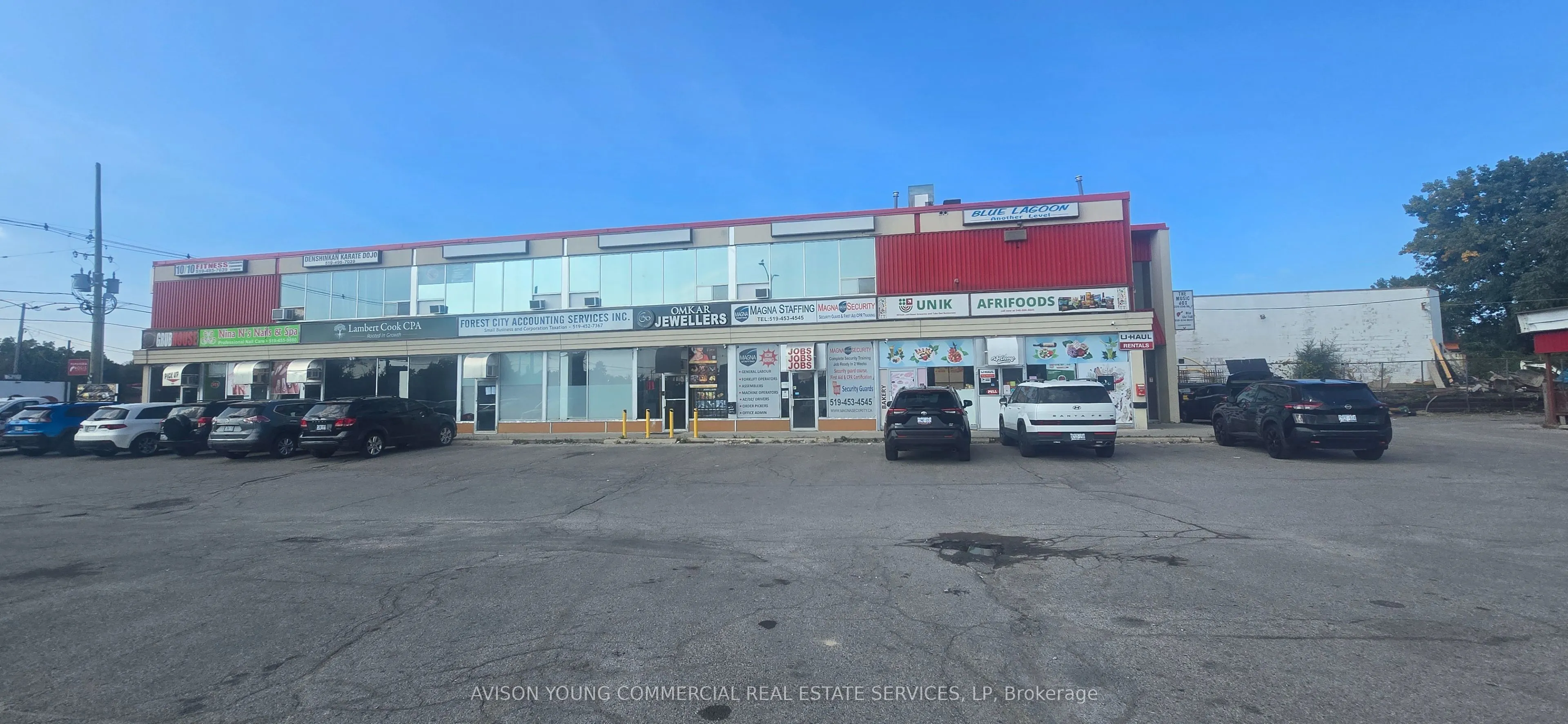 1472 Dundas Street