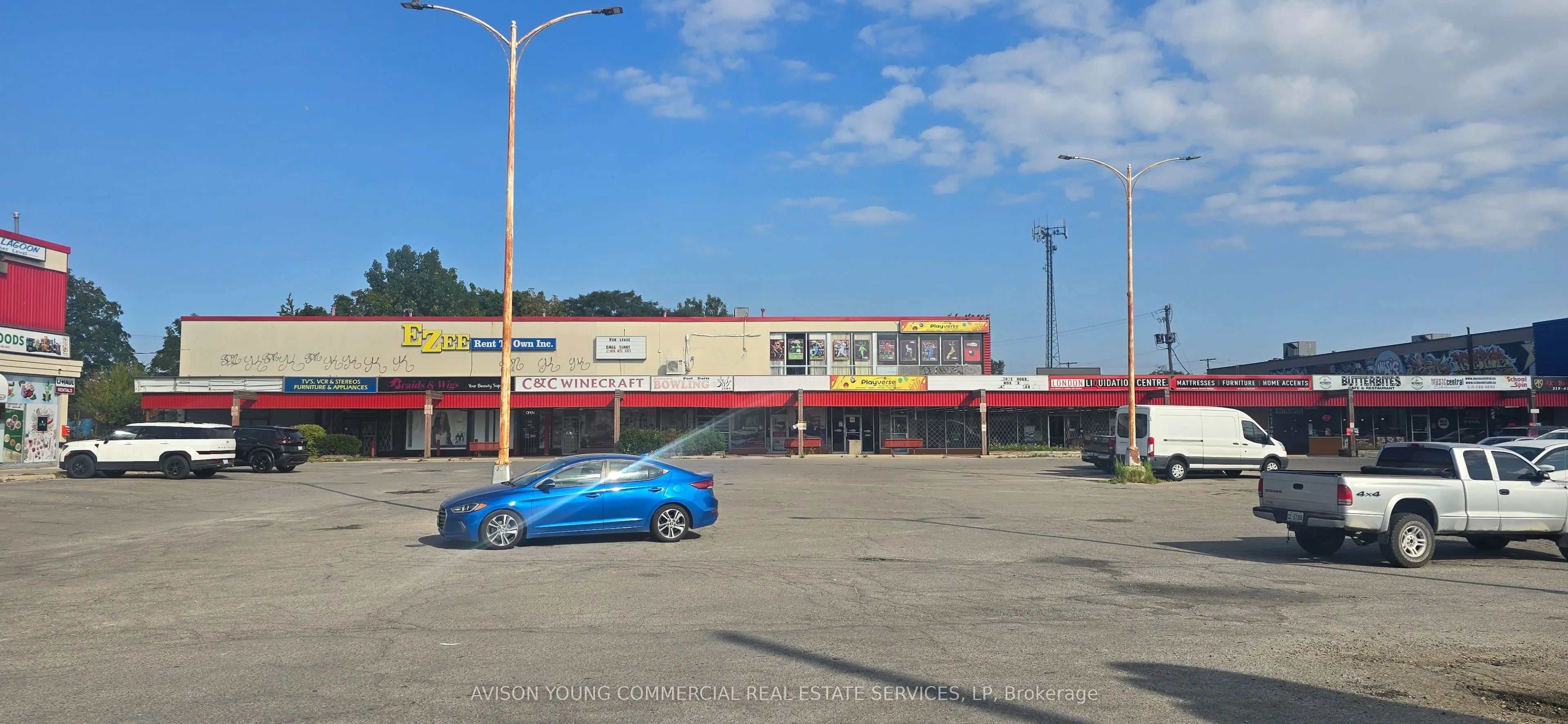 1472 Dundas Street