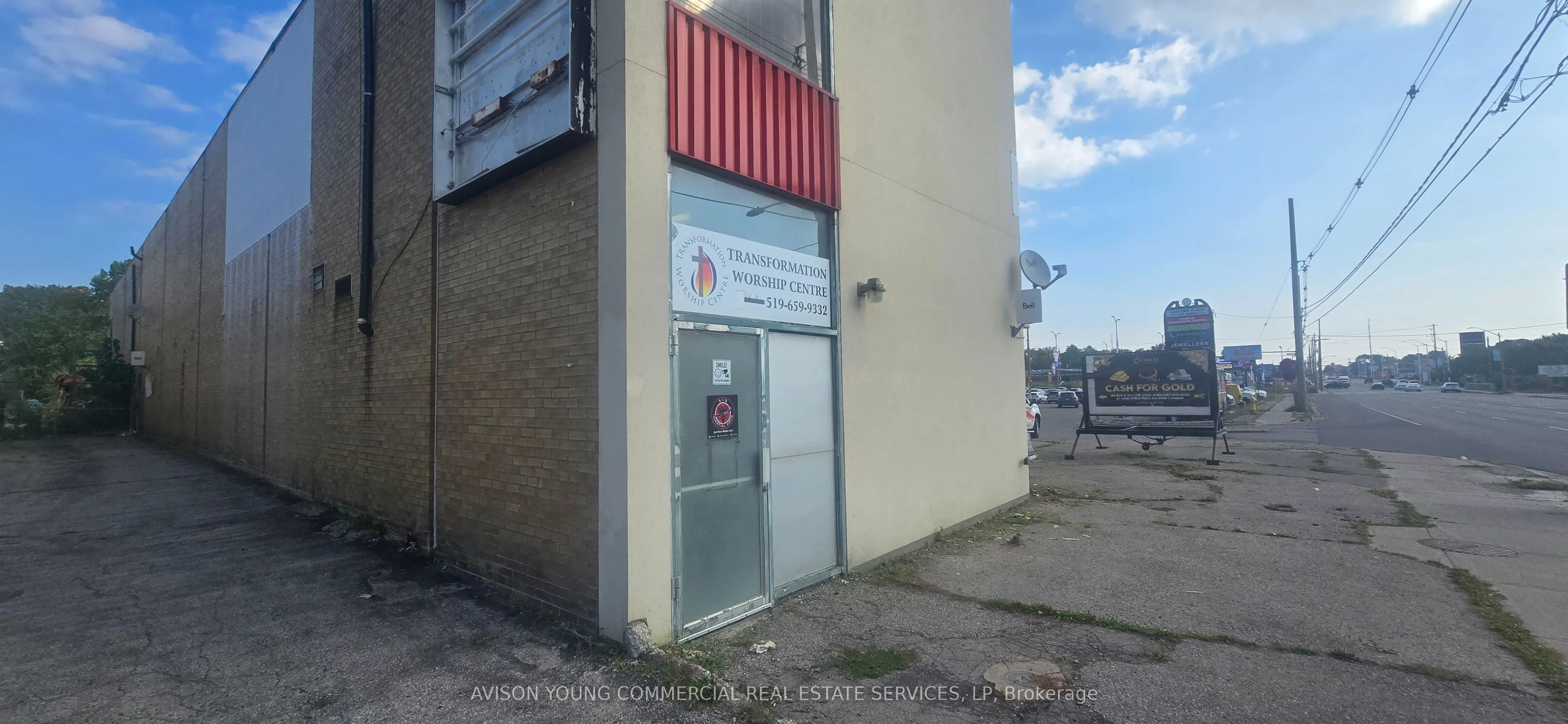 1472 Dundas Street
