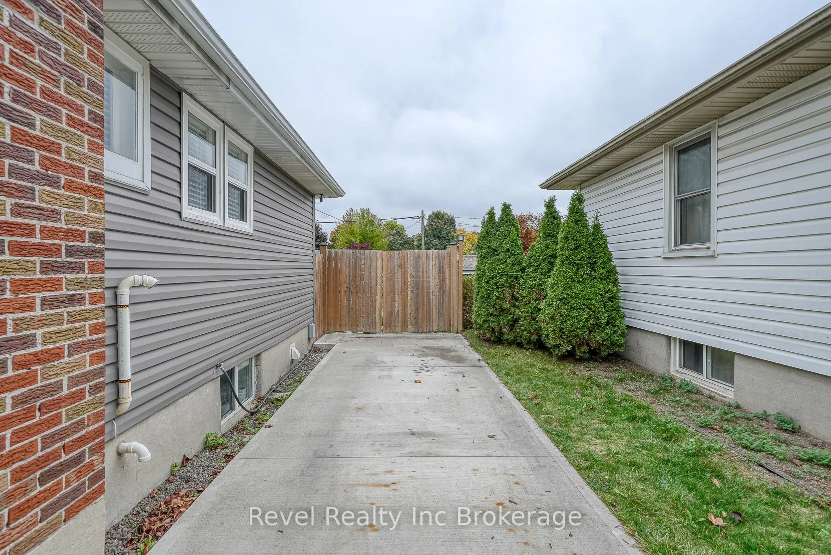 764 Devonshire Avenue