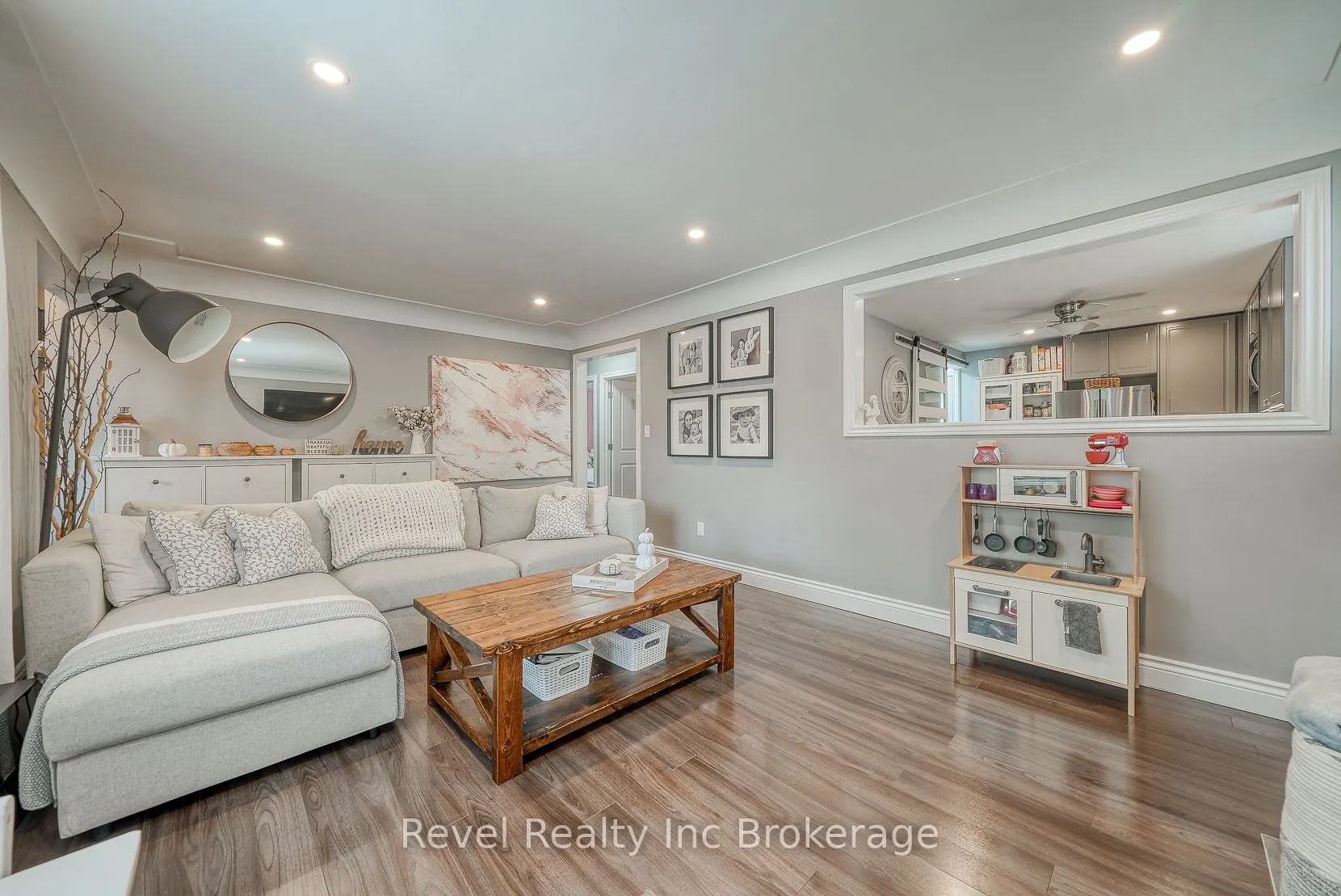 764 Devonshire Avenue