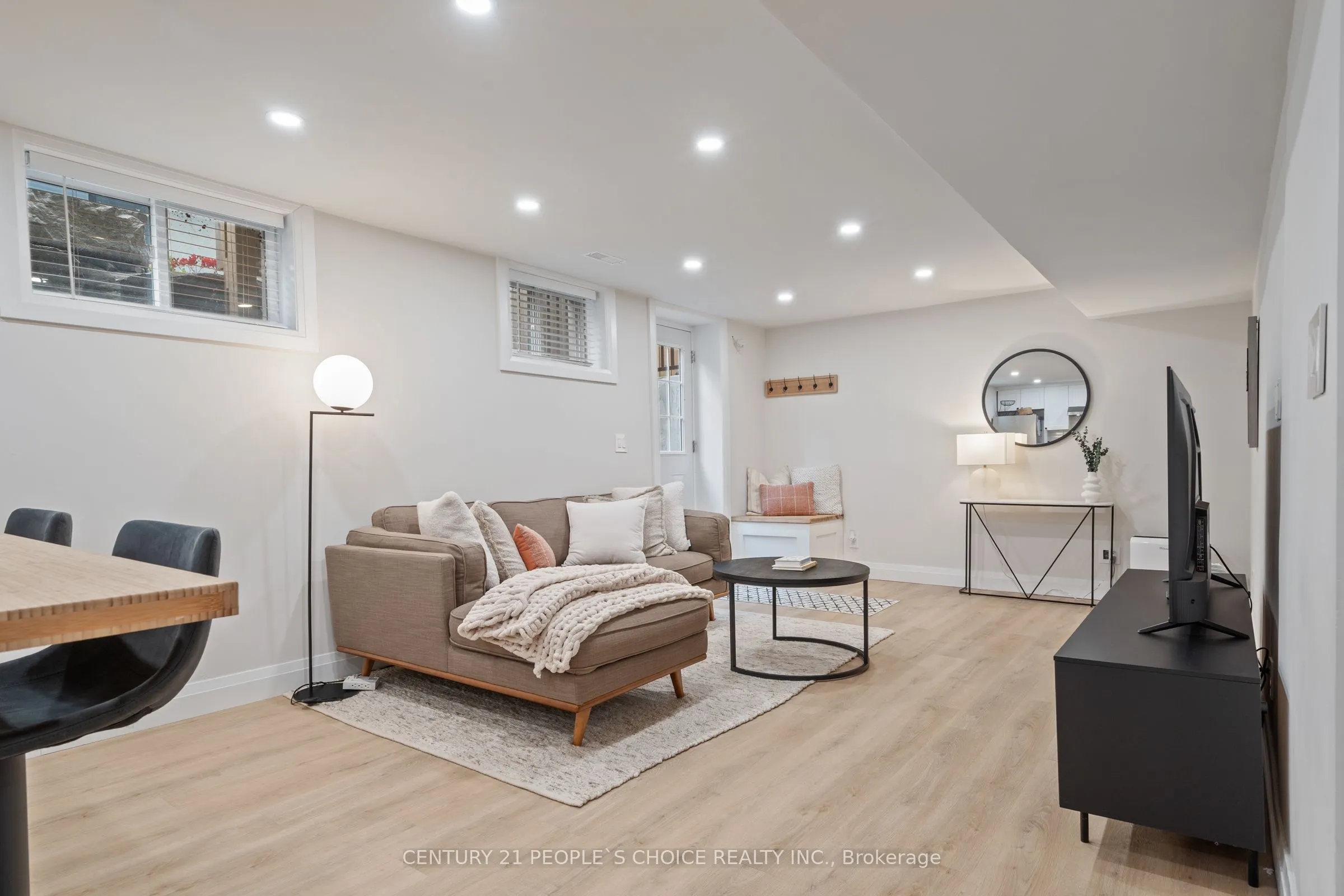 7 Carl Crescent