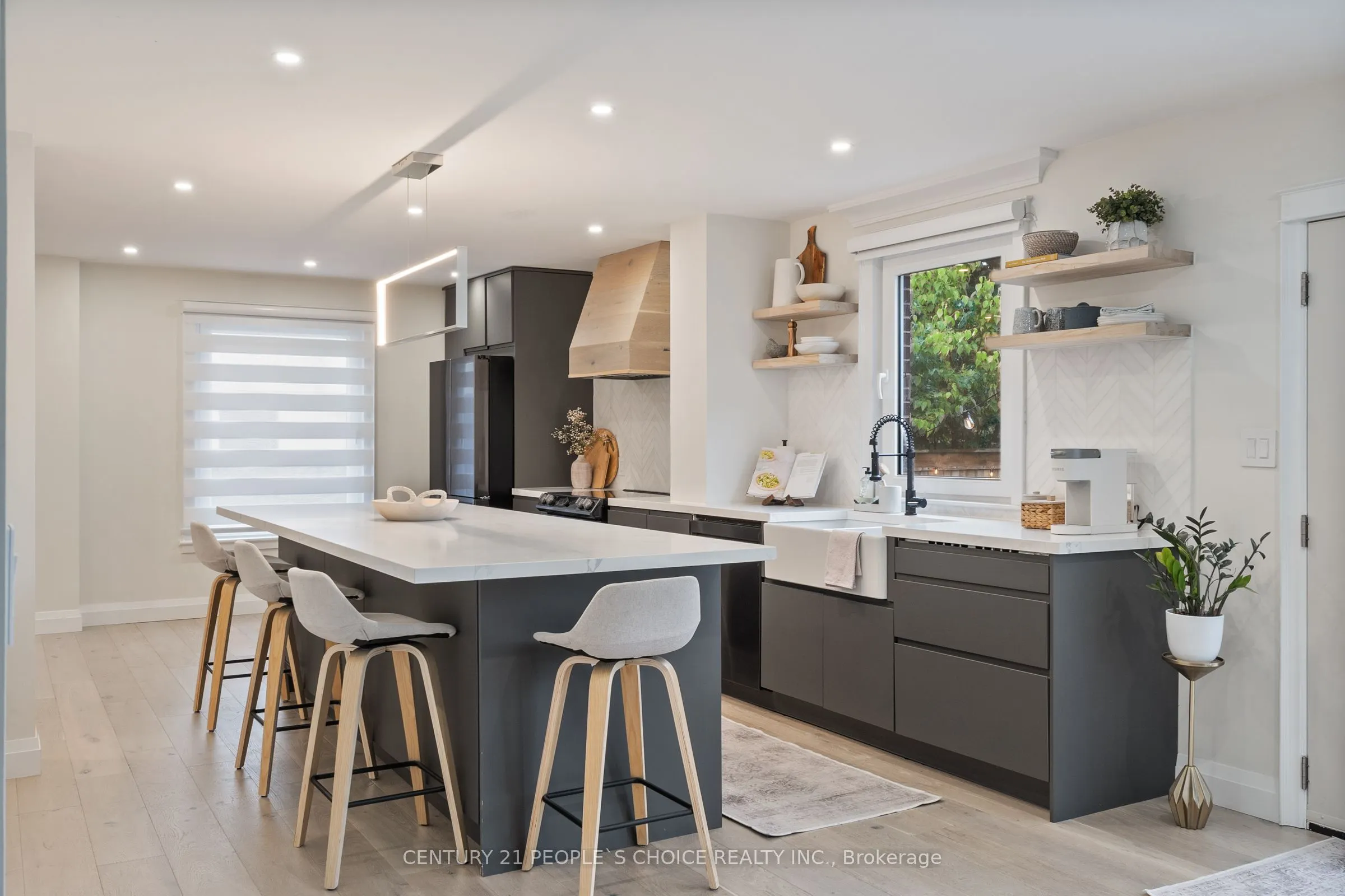7 Carl Crescent