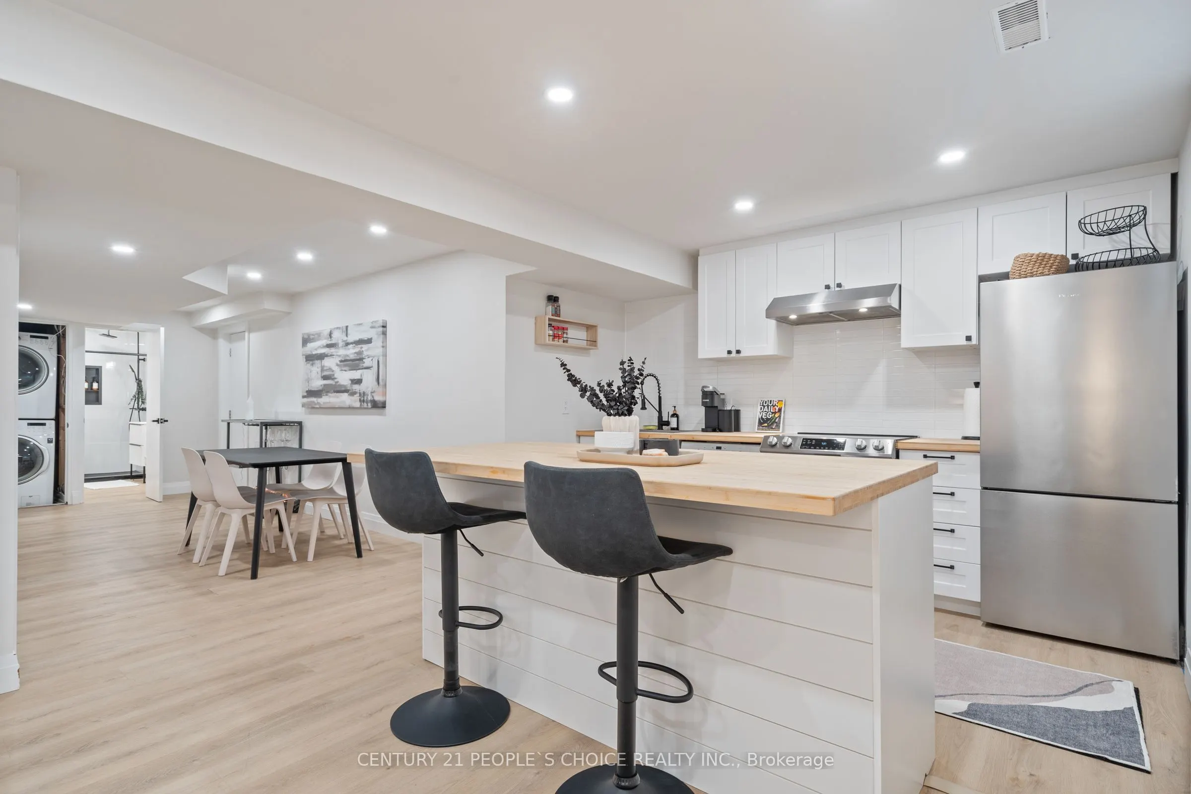 7 Carl Crescent