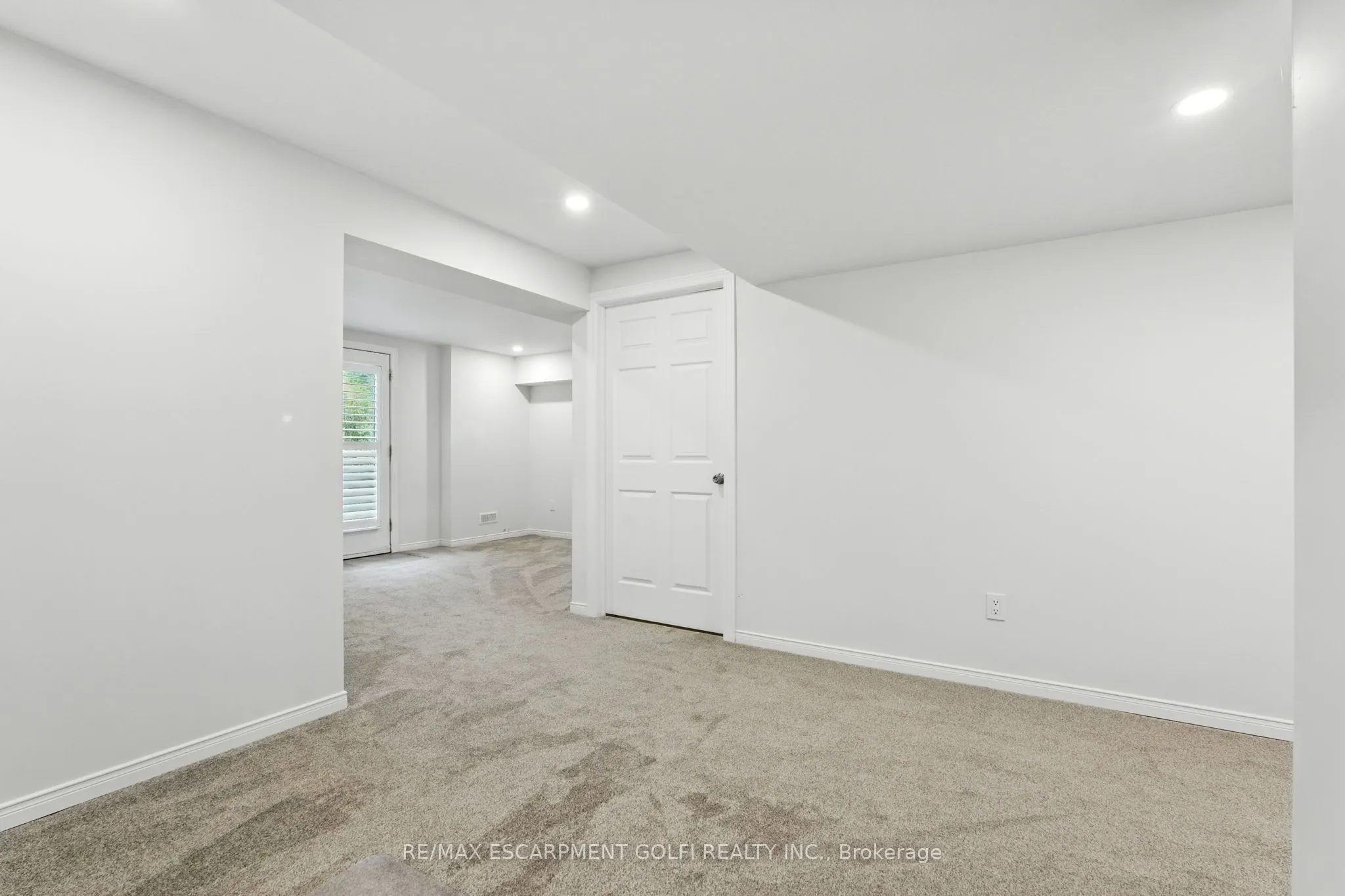 29 Riverwalk Drive