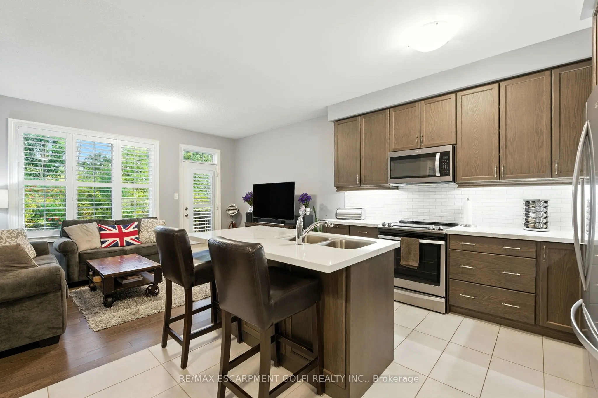 29 Riverwalk Drive