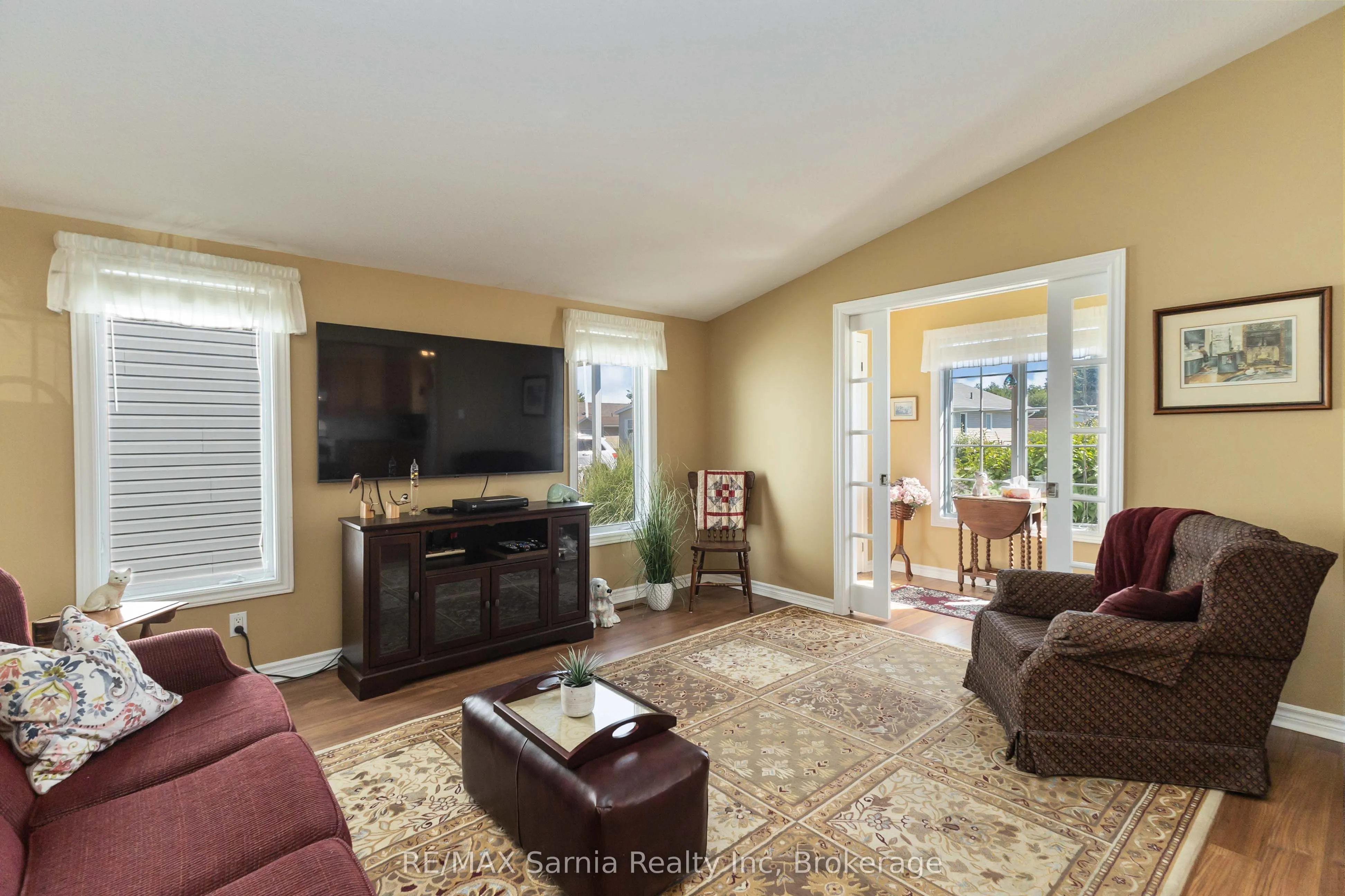 458 RICHARD Crescent