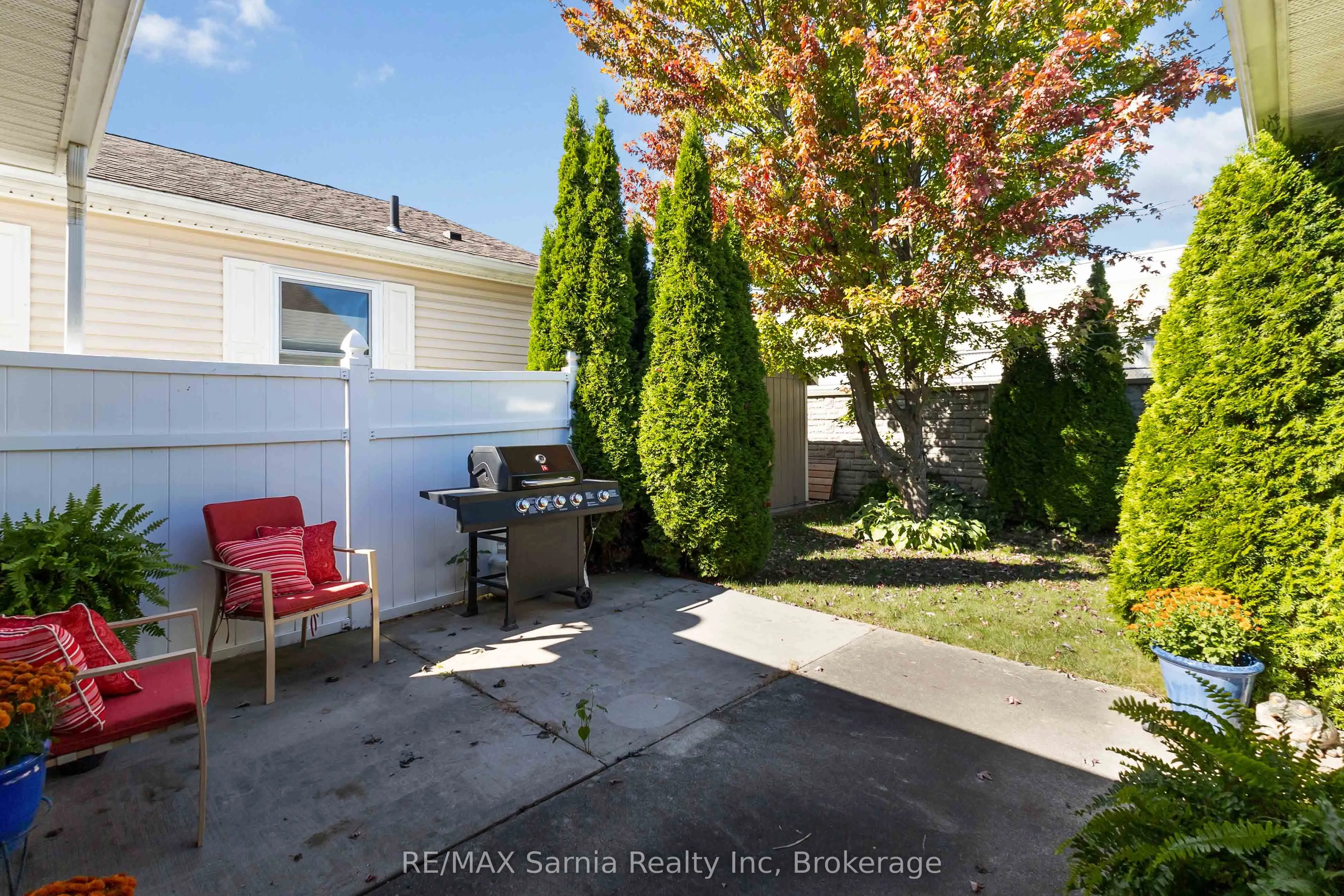 458 RICHARD Crescent