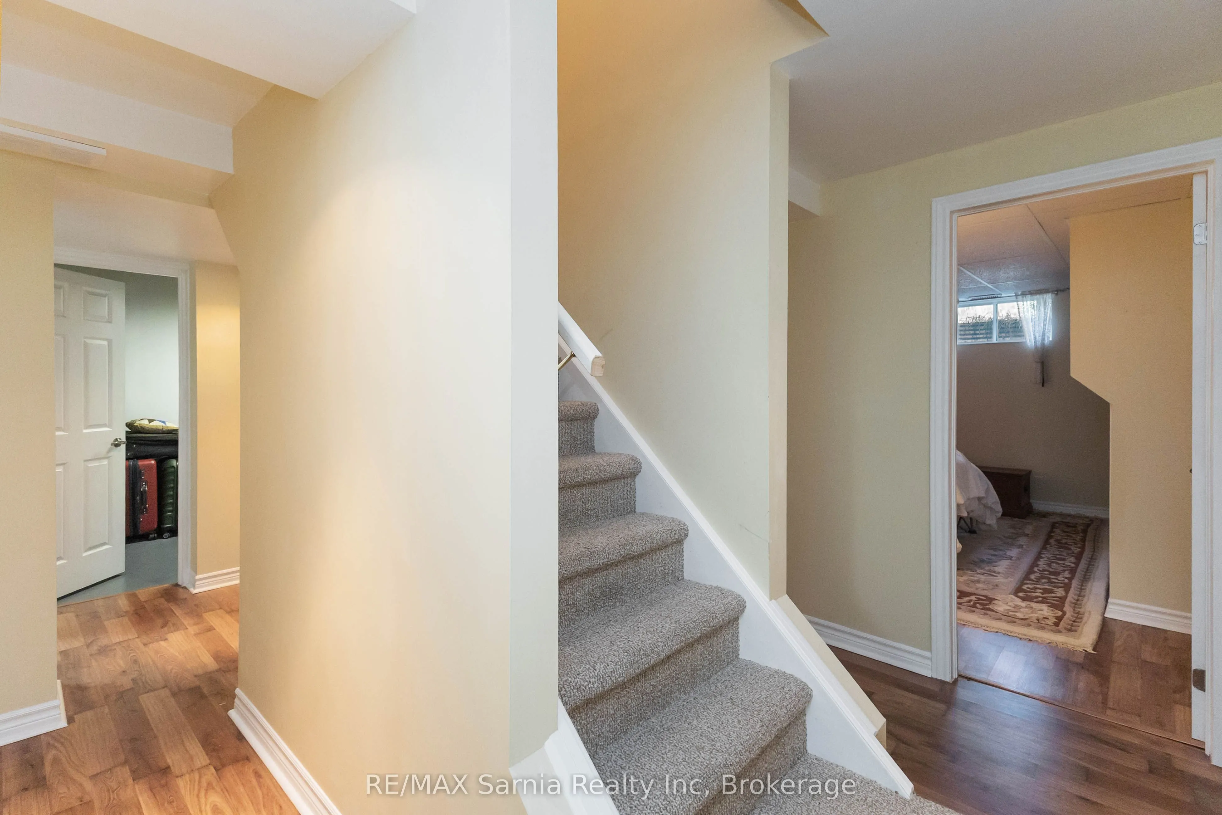 458 RICHARD Crescent