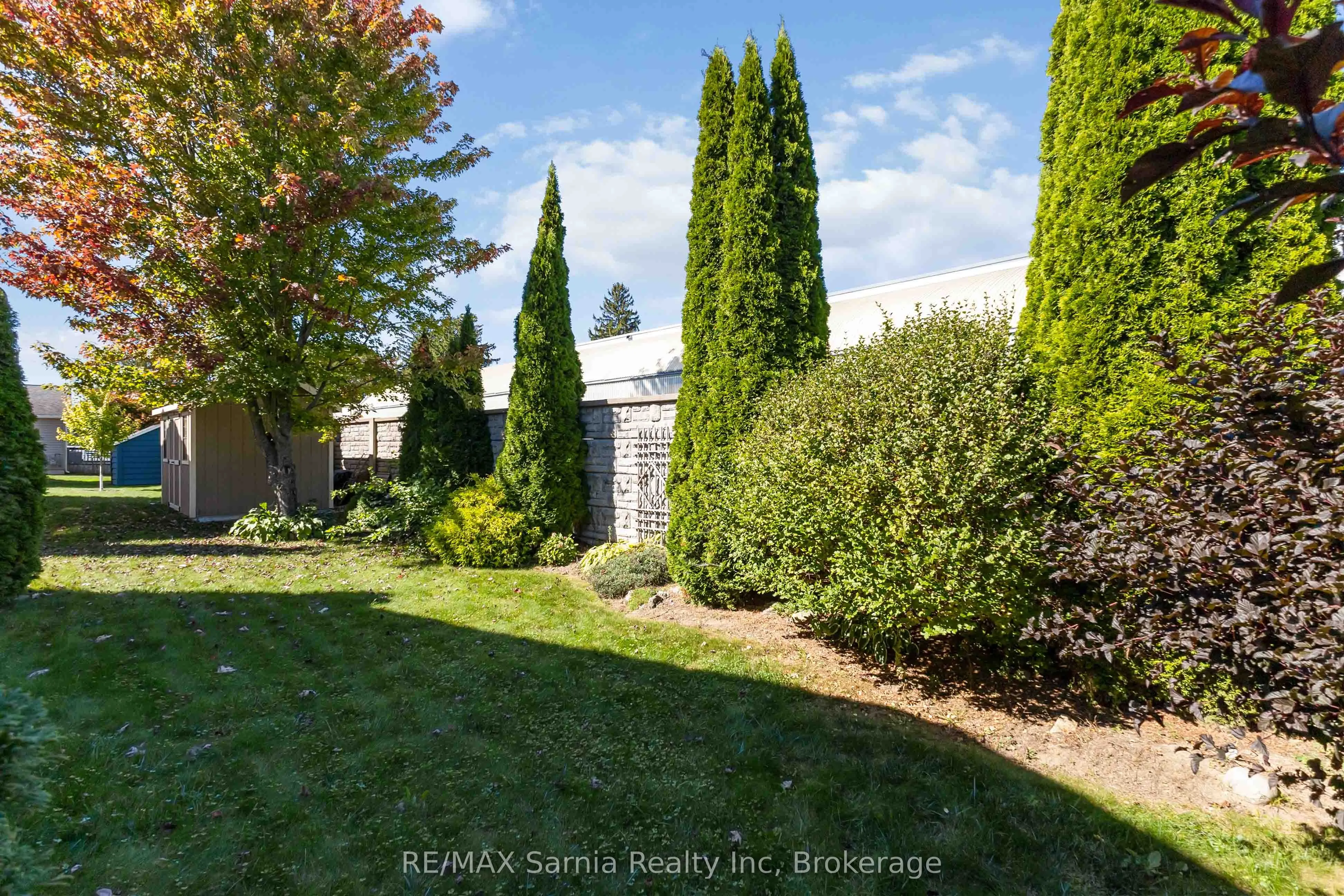 458 RICHARD Crescent