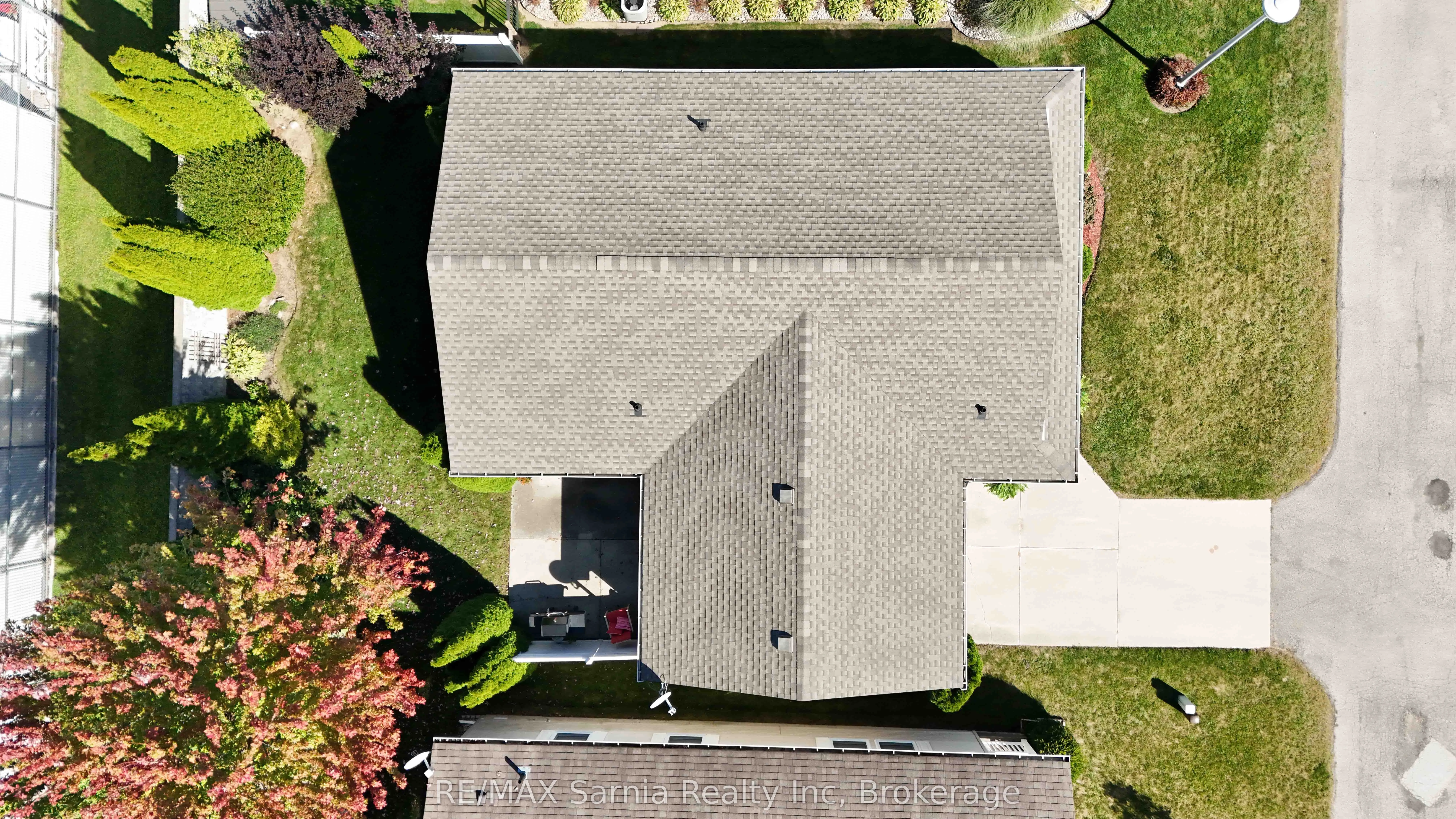 458 RICHARD Crescent