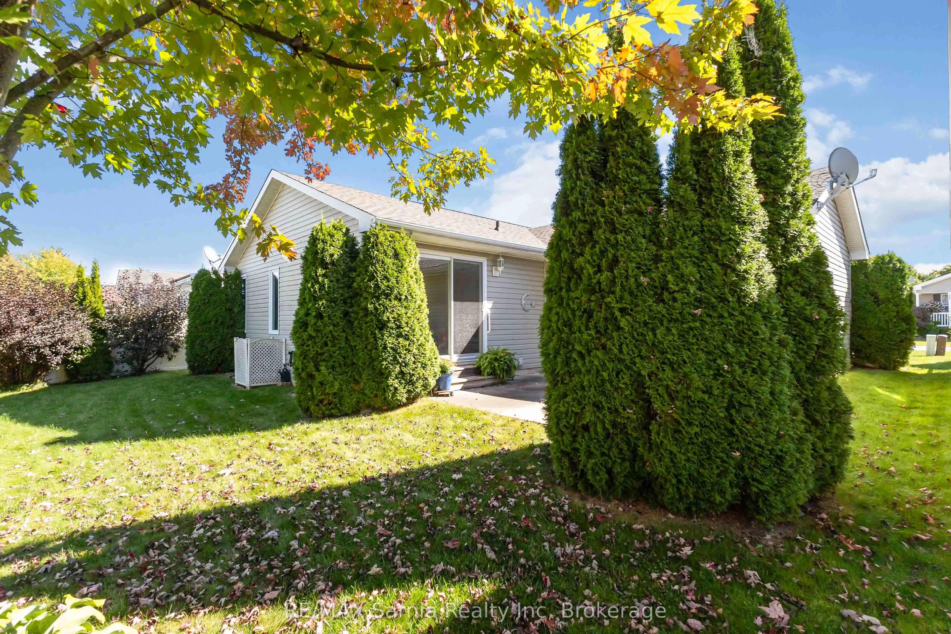 458 RICHARD Crescent