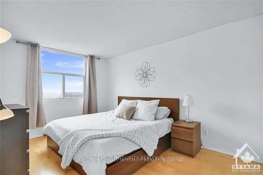 2760 Carousel Crescent, #1412