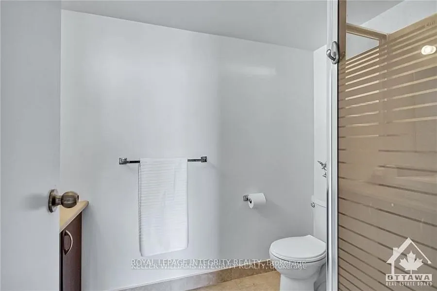 2760 Carousel Crescent, #1412
