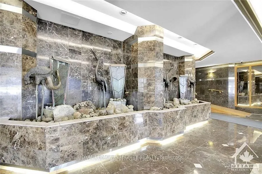2760 Carousel Crescent, #1412