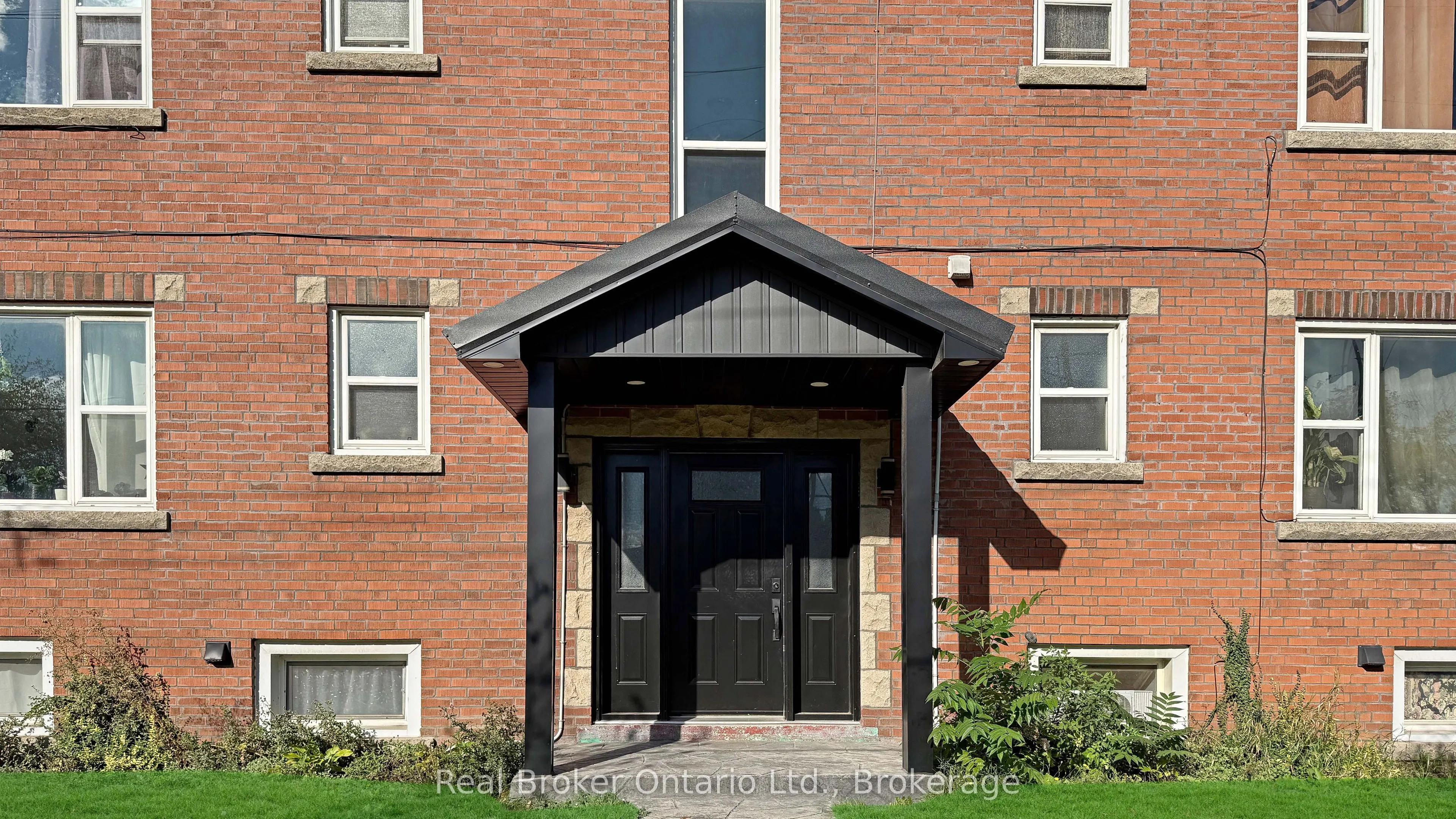 309 Strathearne Avenue