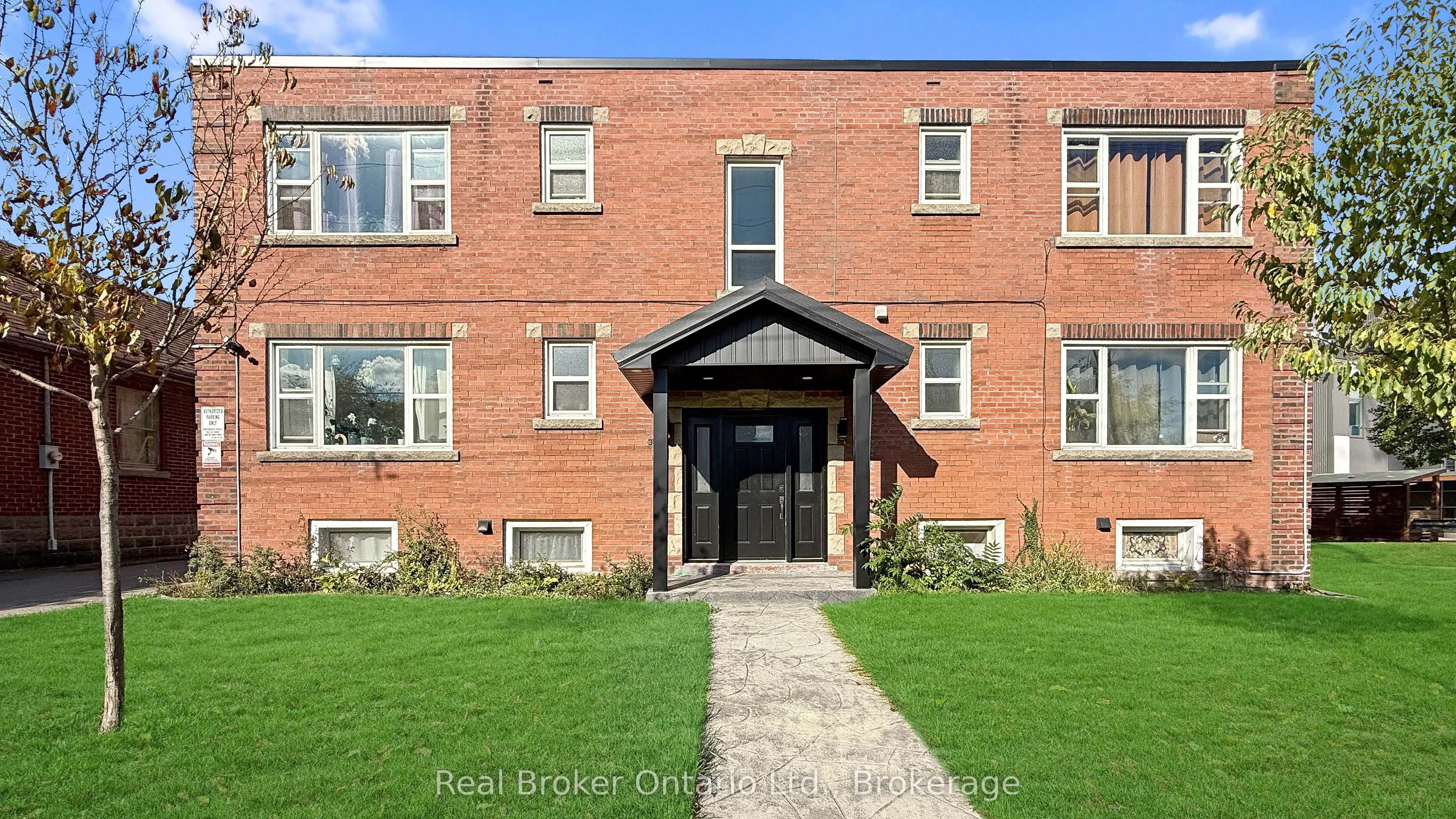 309 Strathearne Avenue
