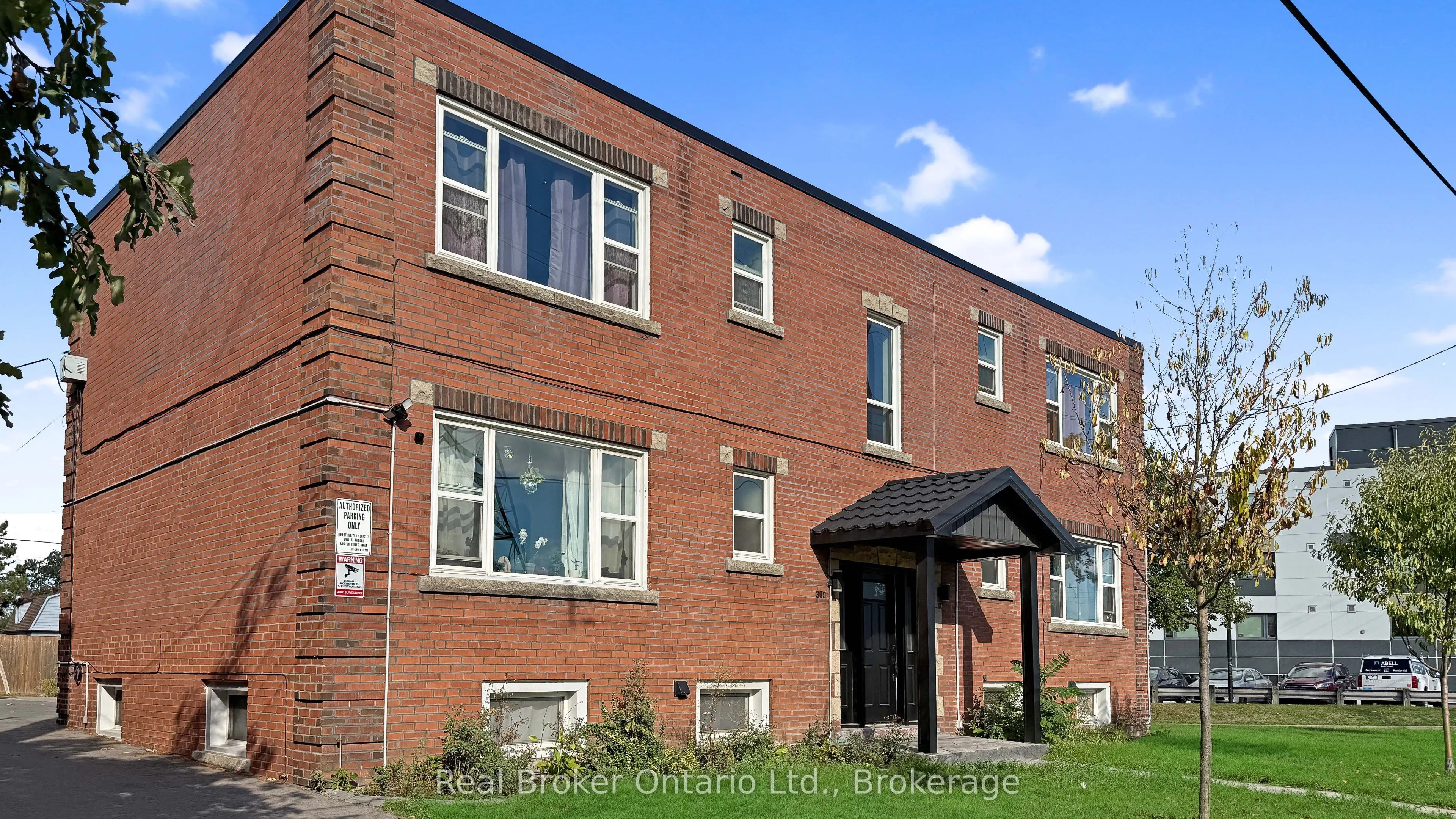 309 Strathearne Avenue