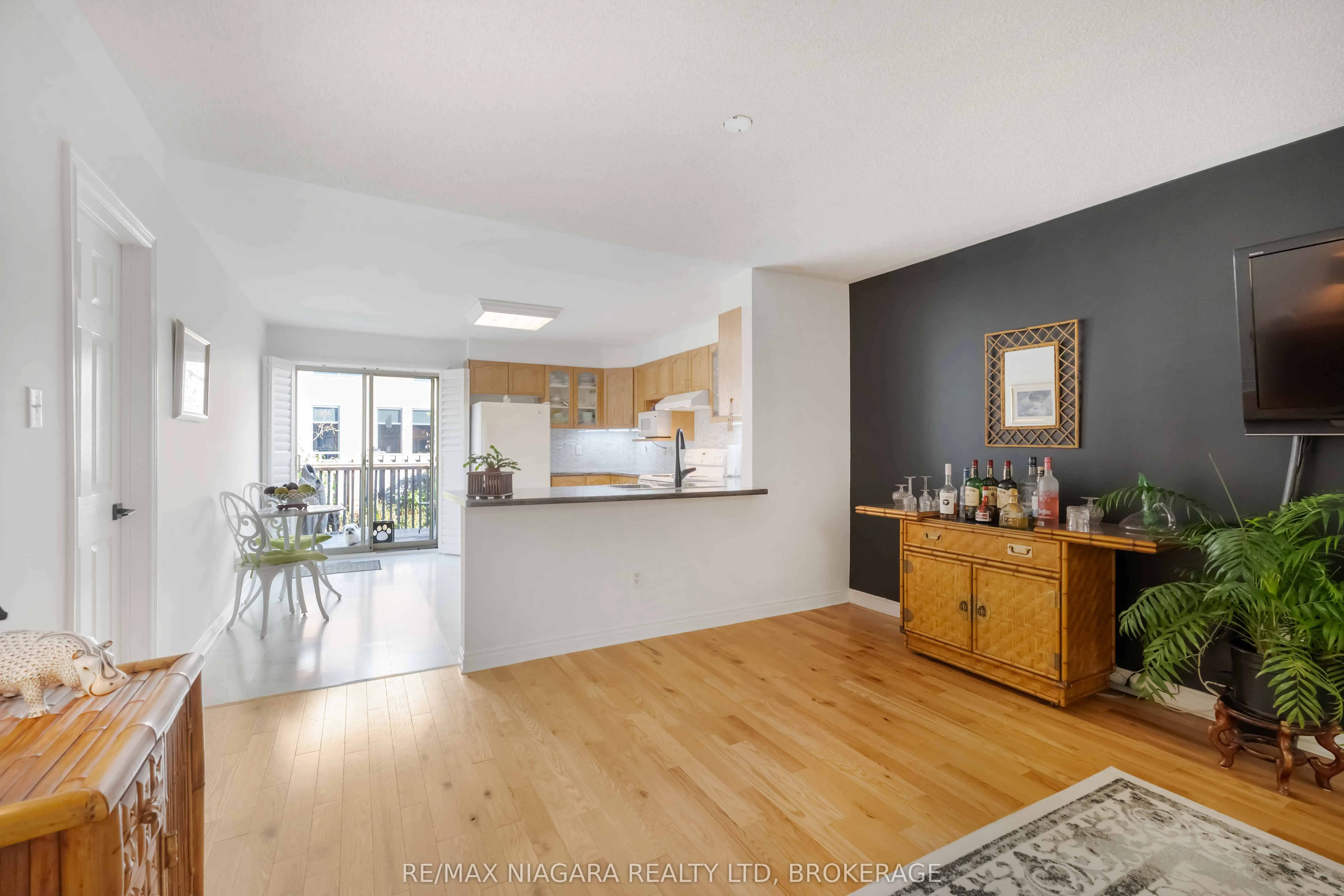 165 Main Street E, #14