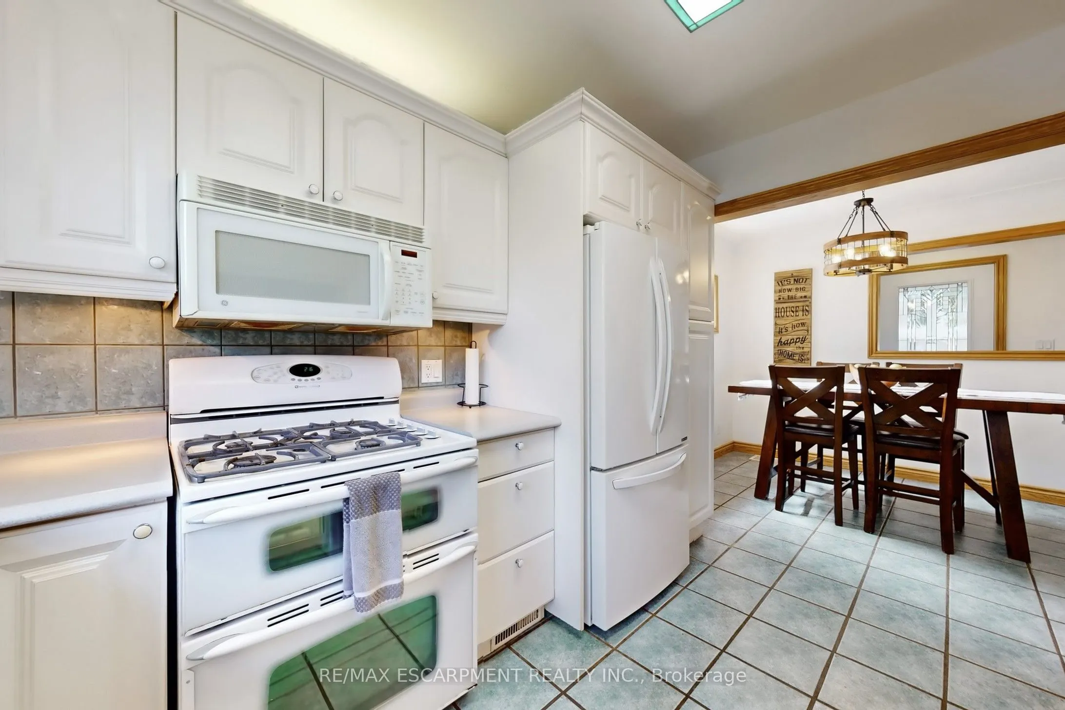 23 SYLVIA Crescent