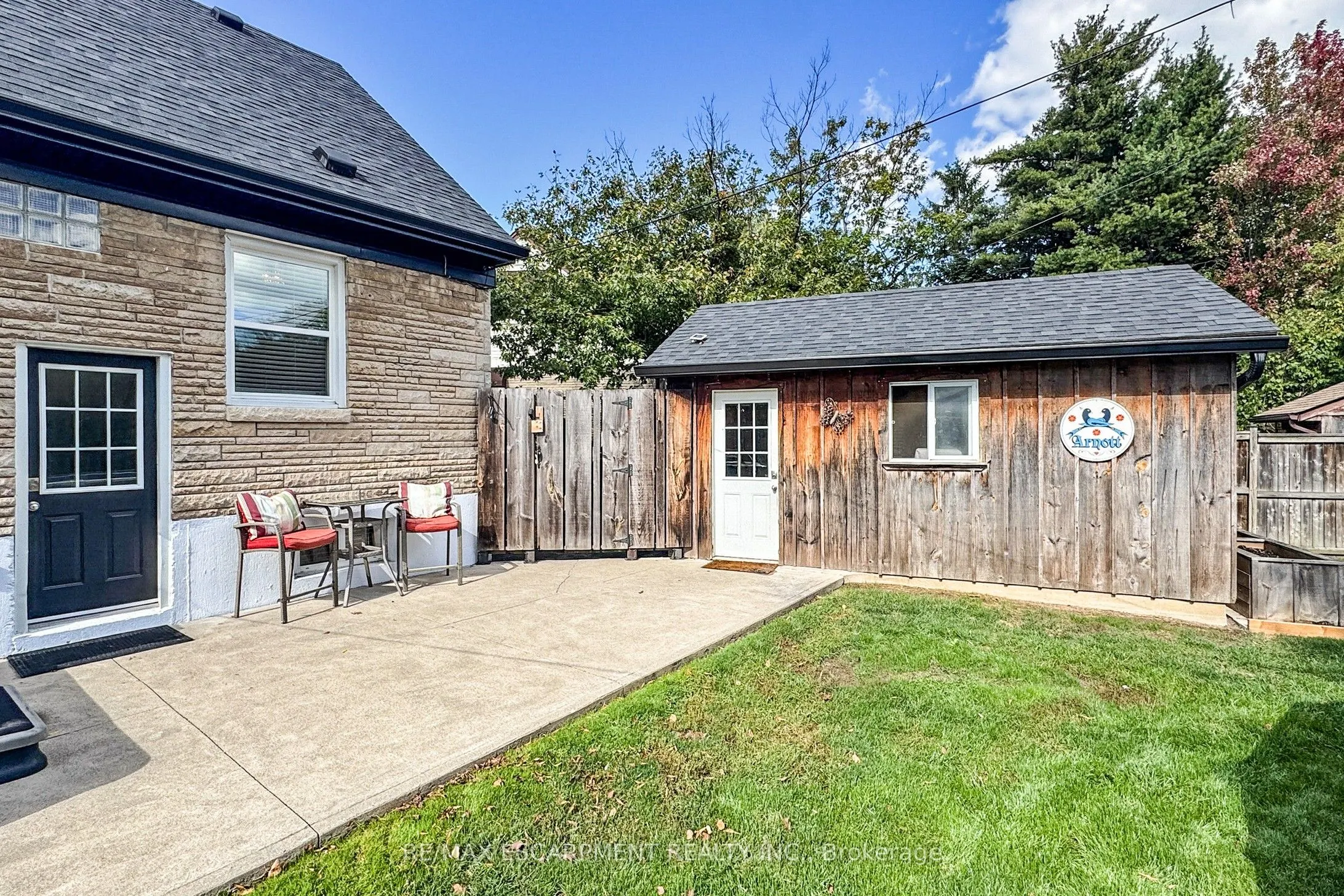 23 SYLVIA Crescent