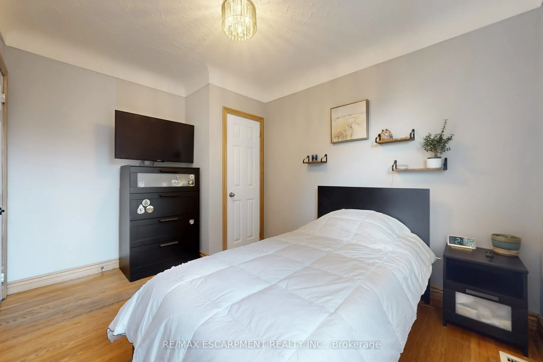 23 SYLVIA Crescent